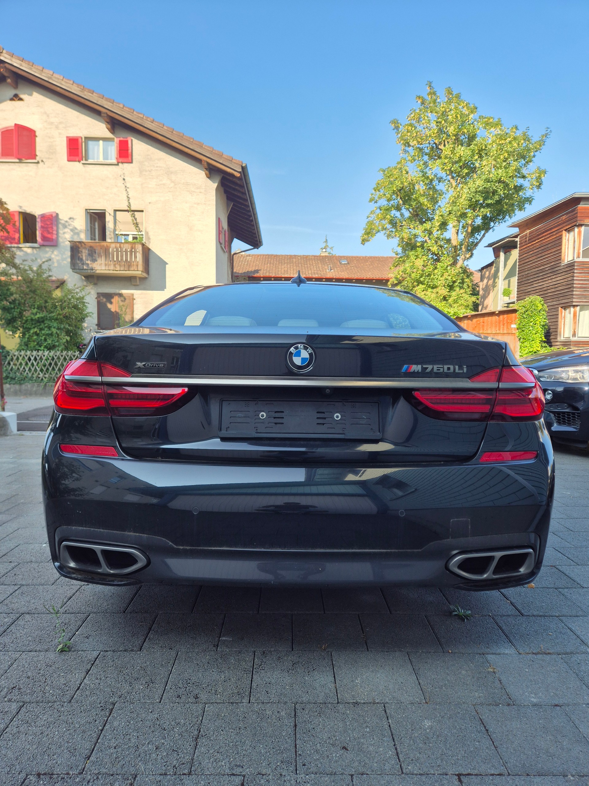BMW M760Li xDrive SAG