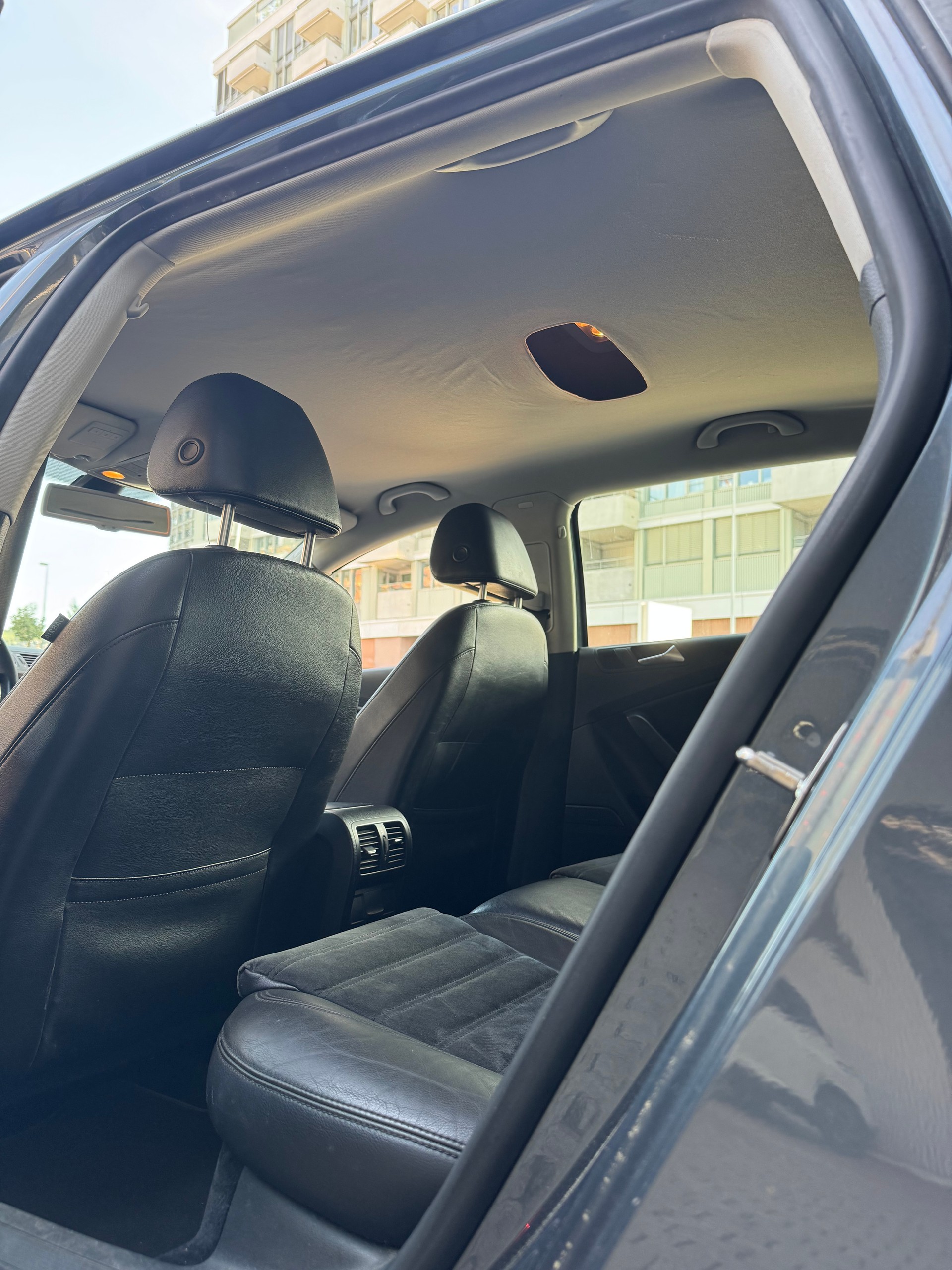 VW Passat Variant 3.2 V6 FSI Highline 4Motion-image-11