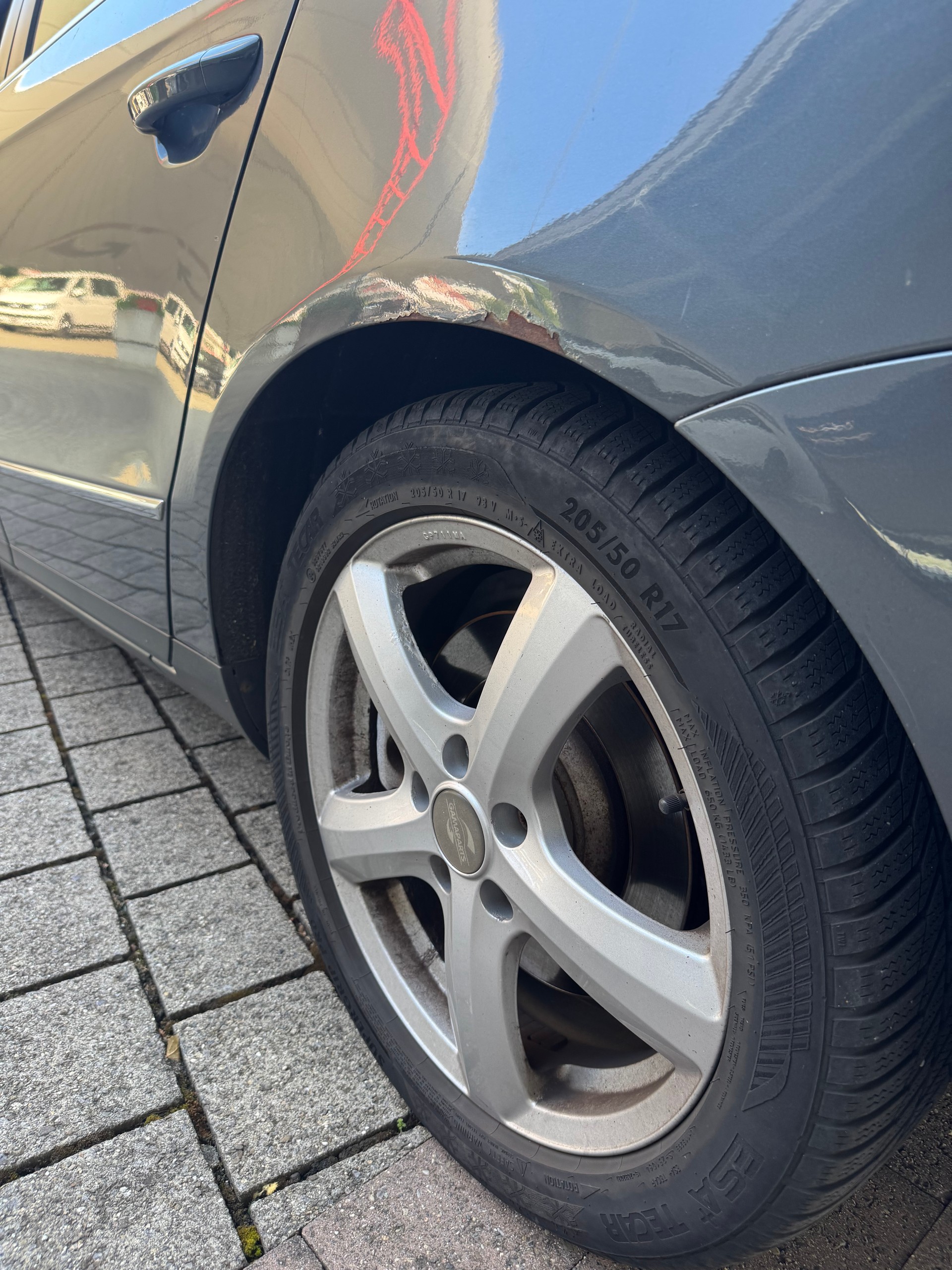 VW Passat Variant 3.2 V6 FSI Highline 4Motion-image-6