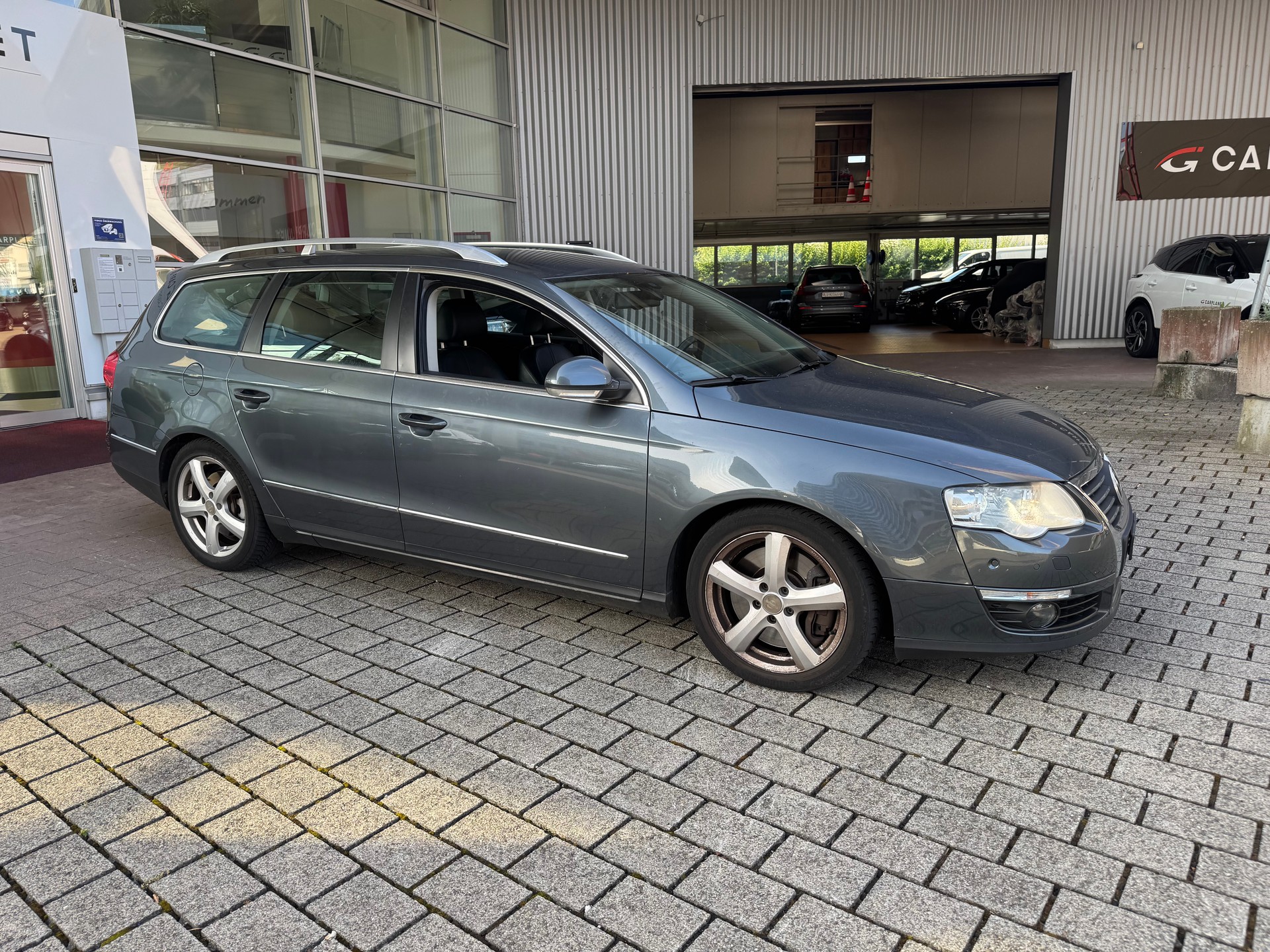 VW Passat Variant 3.2 V6 FSI Highline 4Motion-showroom-element-2