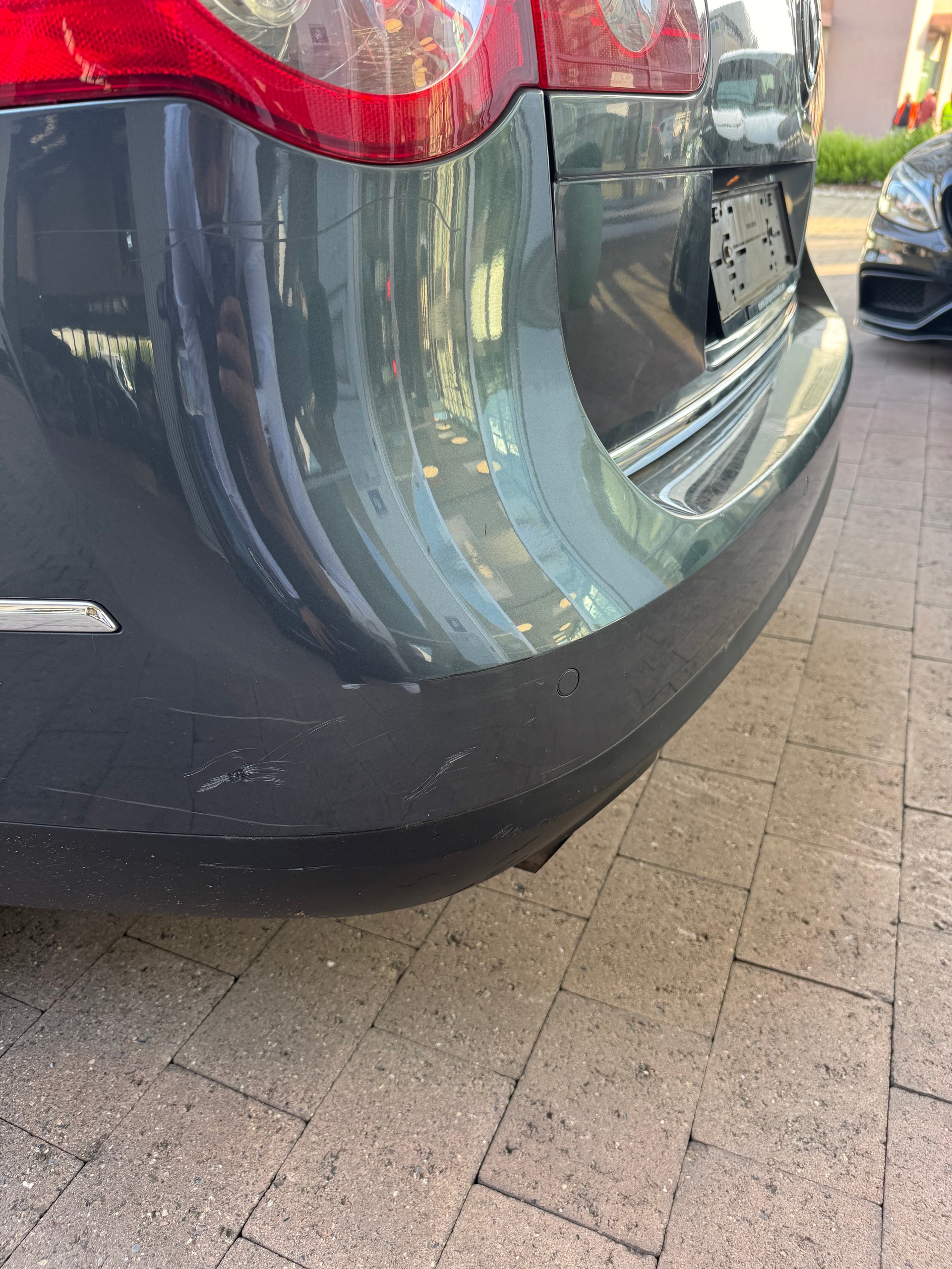 VW Passat Variant 3.2 V6 FSI Highline 4Motion-image-7