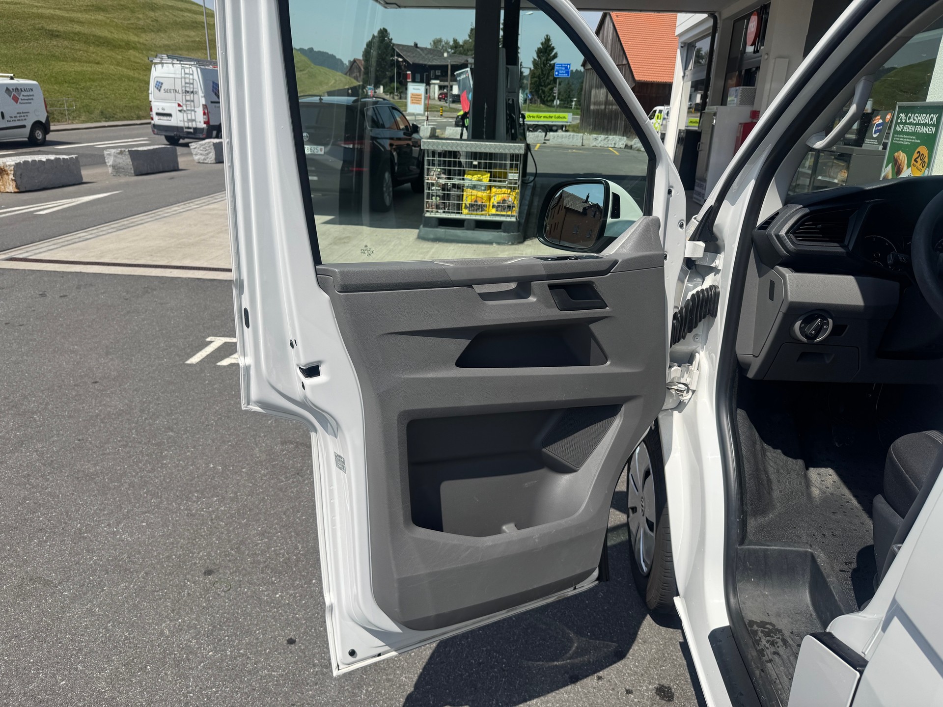 VW T6.1 2.0 TDI Entry-image-9