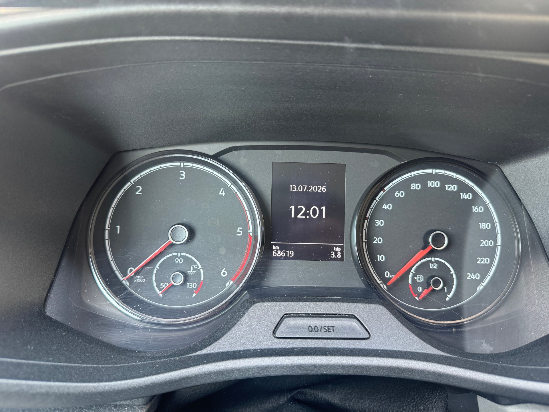 VW T6.1 2.0 TDI Entry-image-12