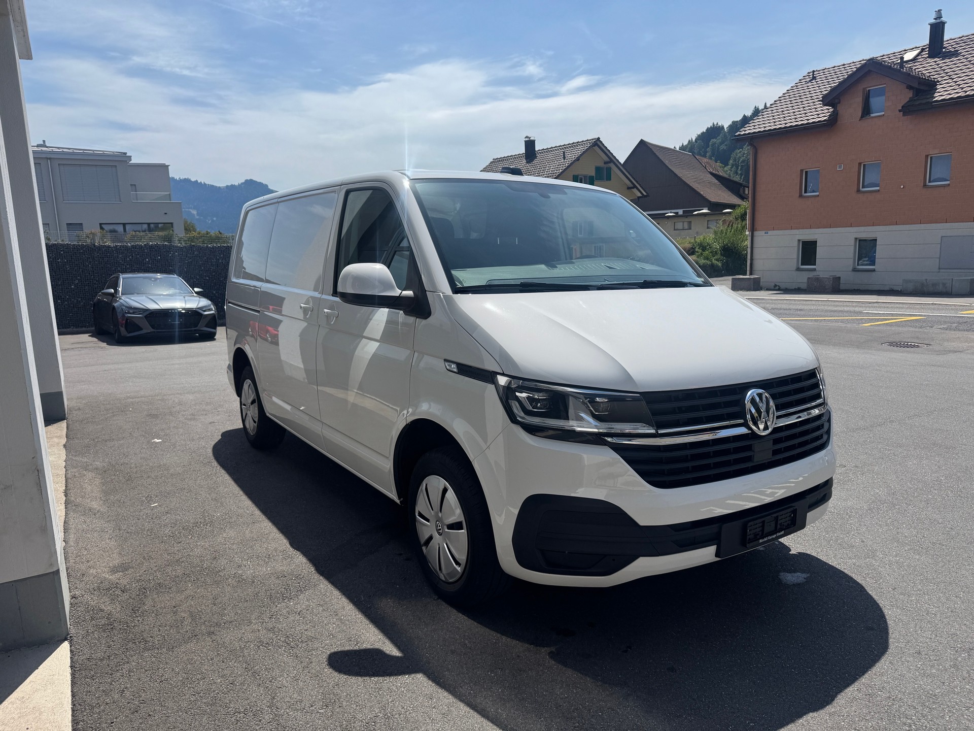 VW T6.1 2.0 TDI Entry-image-2