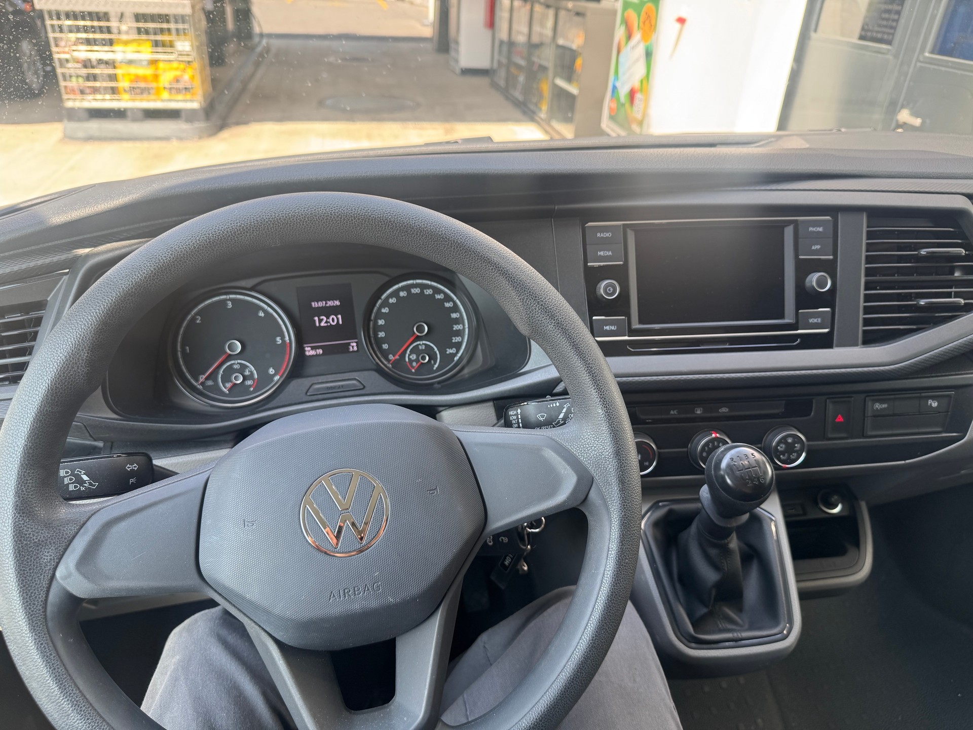VW T6.1 2.0 TDI Entry-image-11