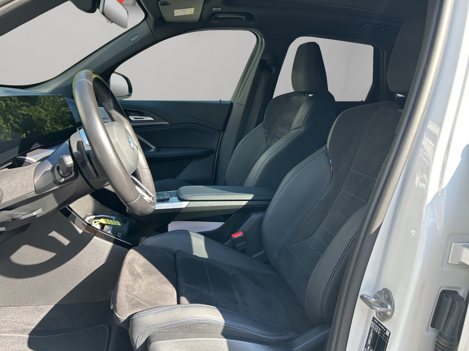 BMW X1 xDrive 23i 48V M Sport-image-10
