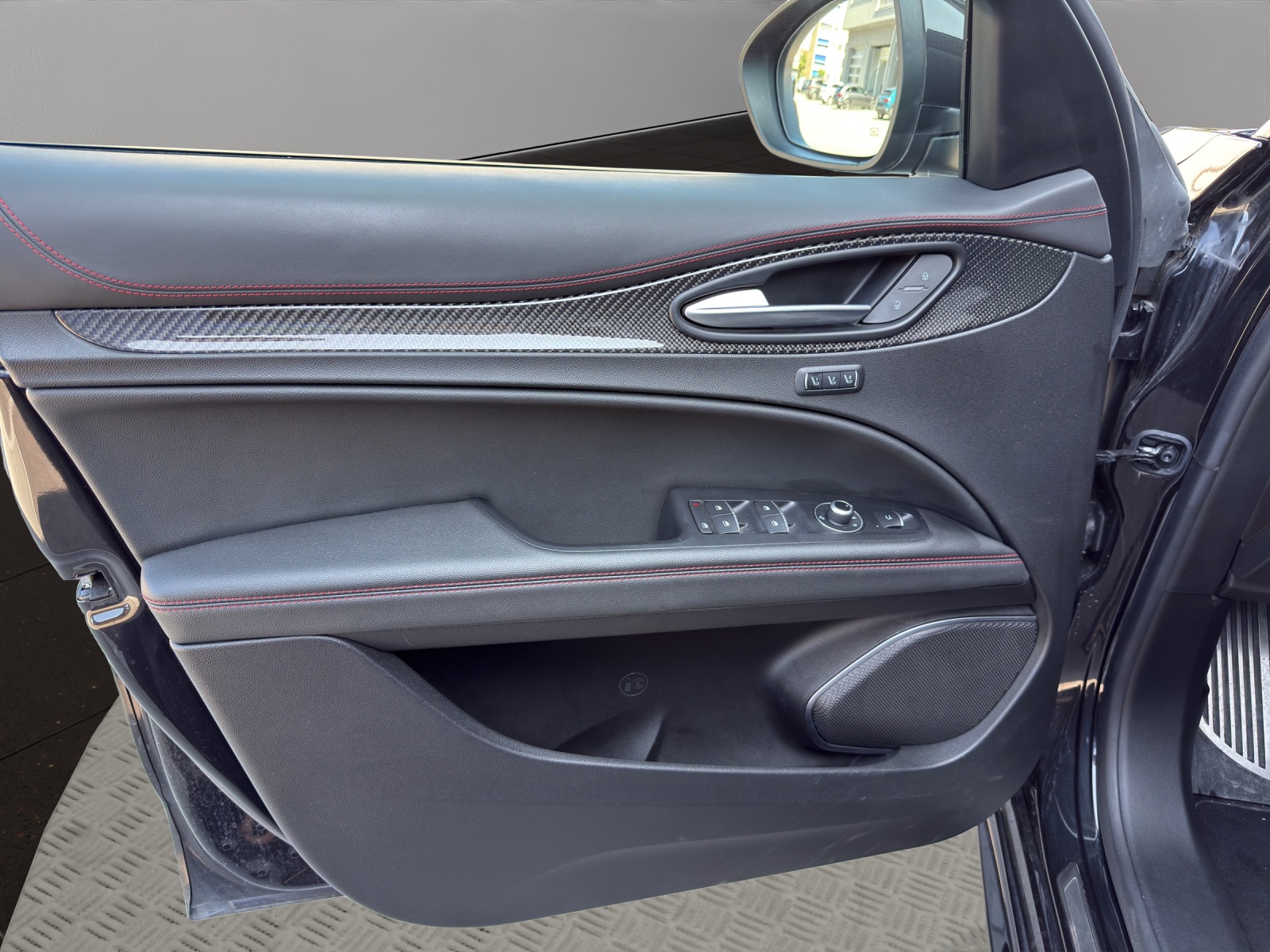 ALFA ROMEO Stelvio 2.0 Veloce TI Q4 Automatic-image-11