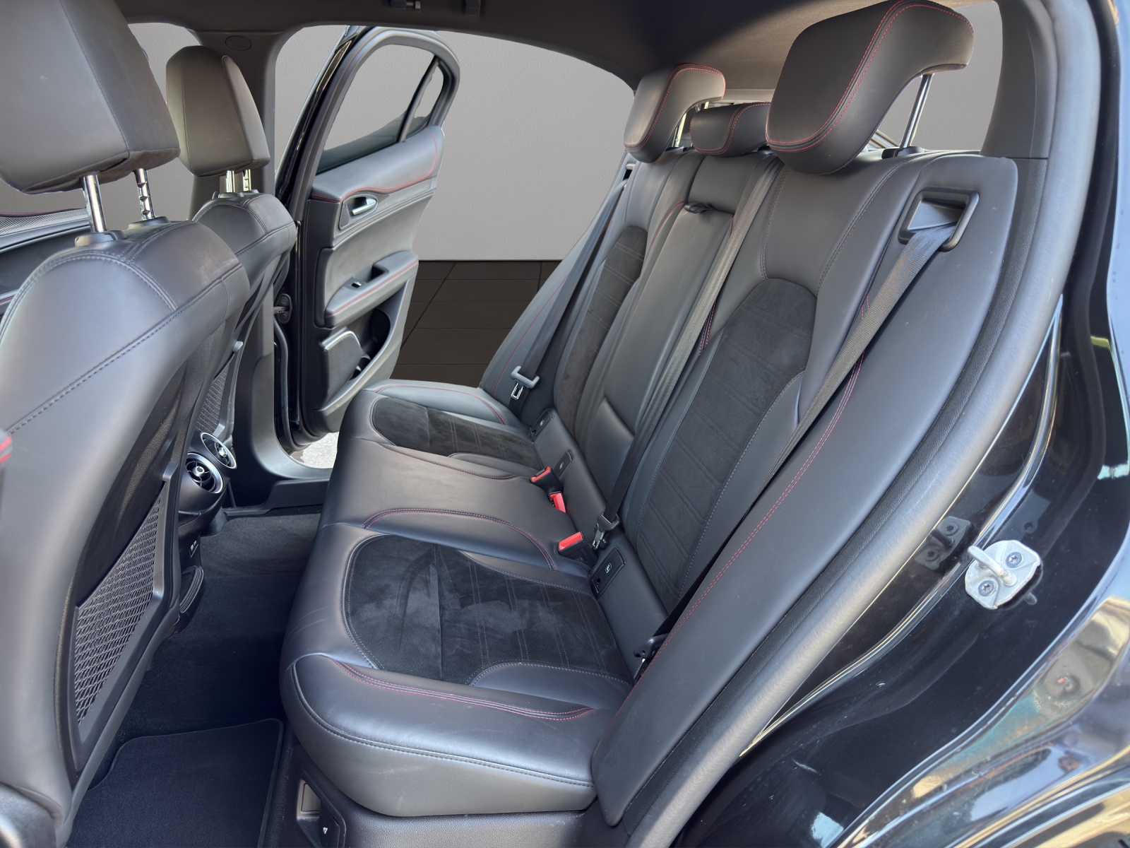 ALFA ROMEO Stelvio 2.0 Veloce TI Q4 Automatic-image-12