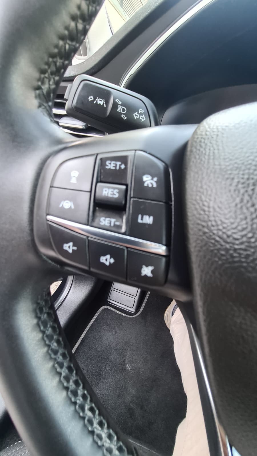 FORD Focus 1.0 MHEV Titanium X Automat-image-11