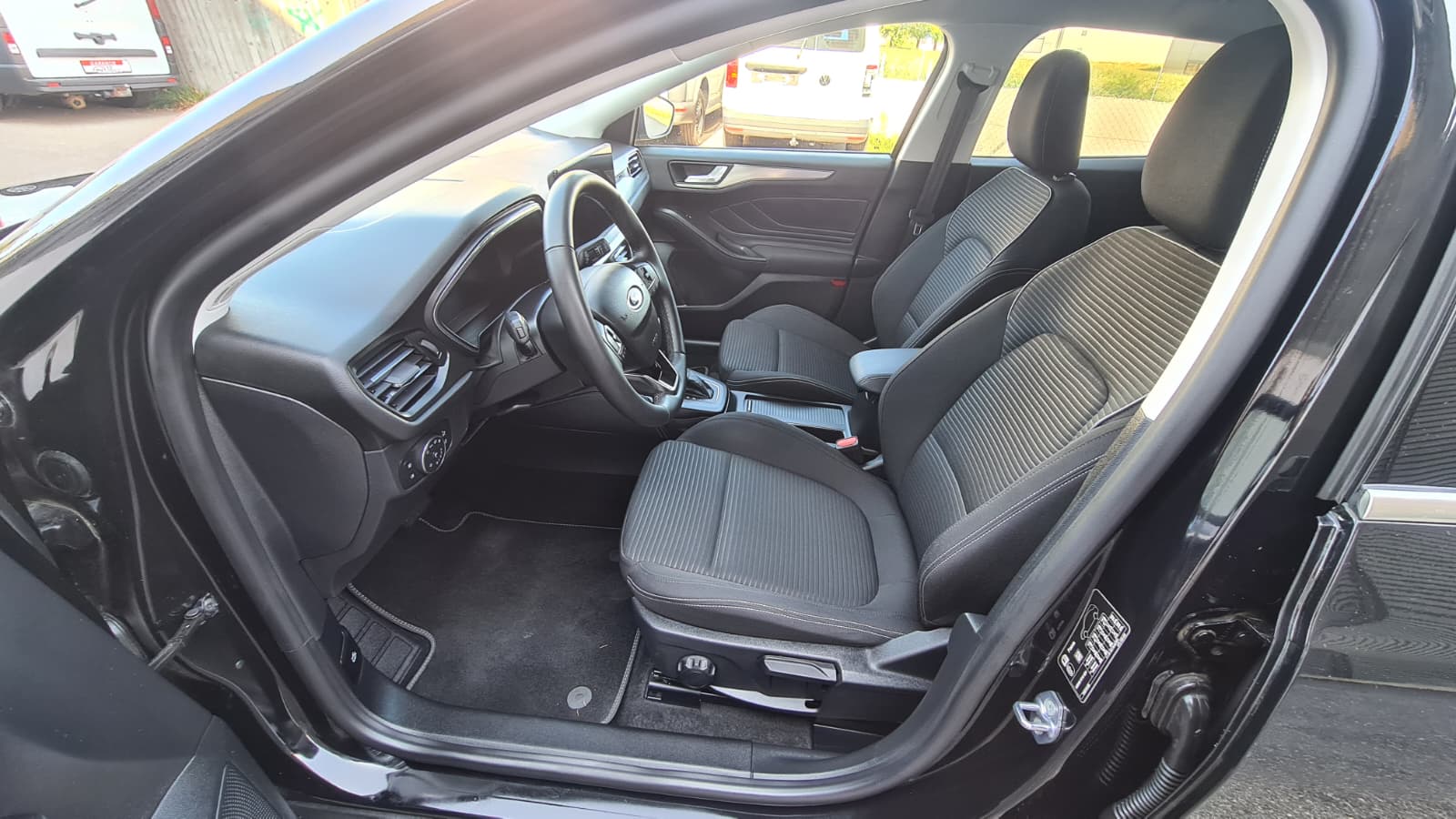 FORD Focus 1.0 MHEV Titanium X Automat-image-18