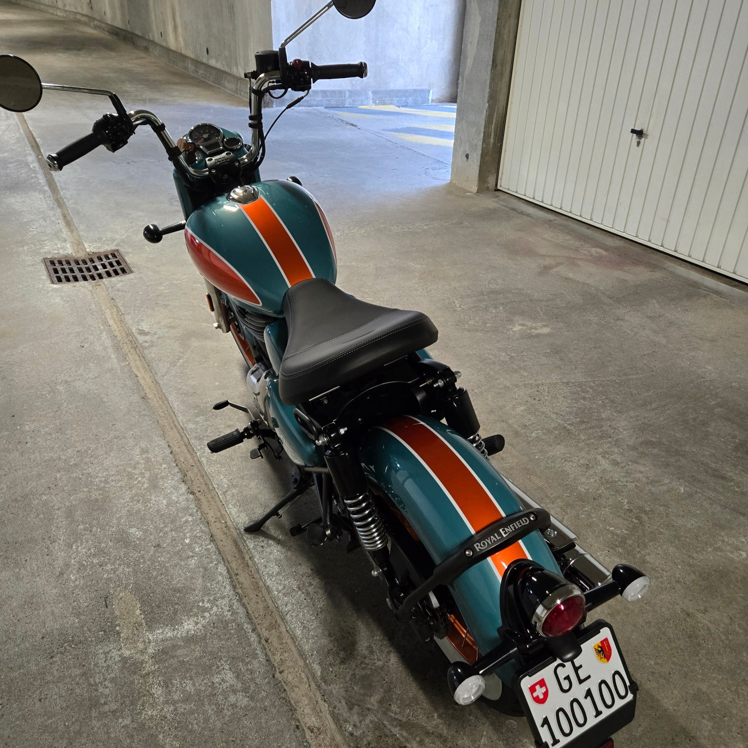ROYAL ENFIELD Classic 350 Goan Limited-image-12