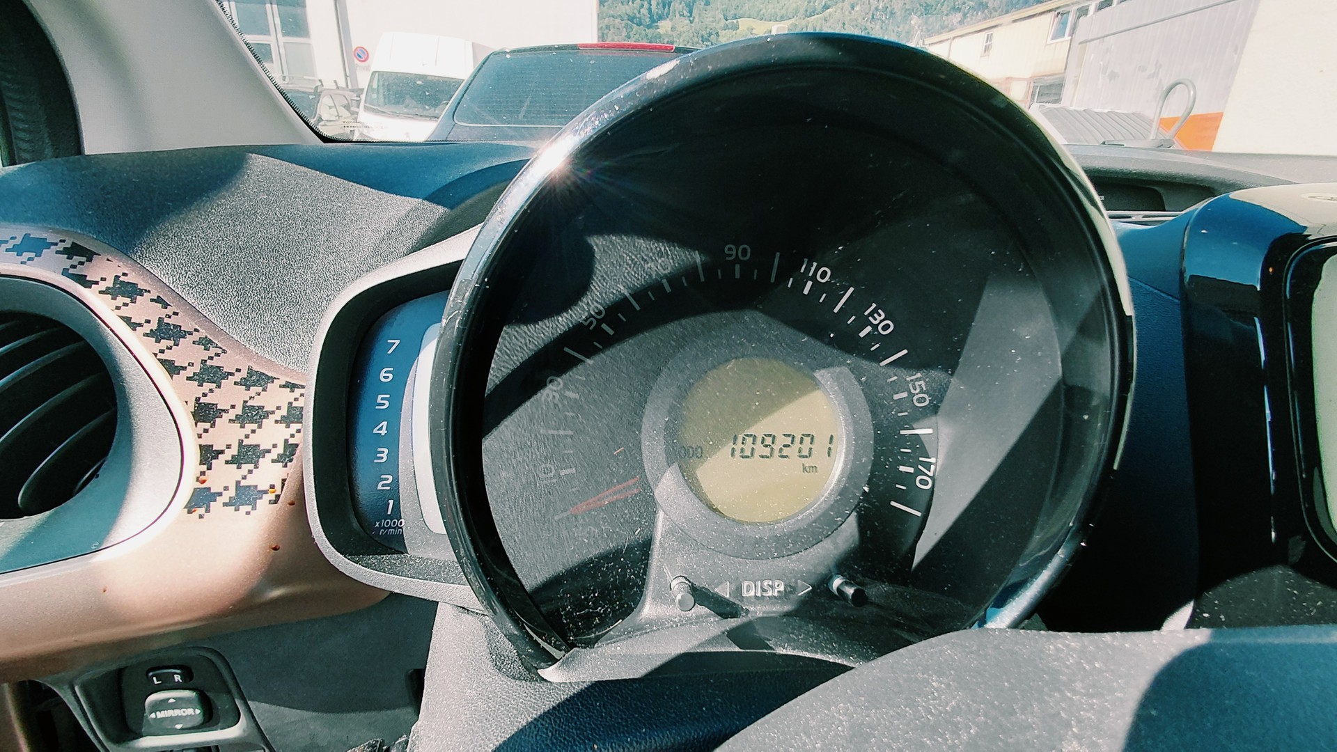 PEUGEOT 108 1.2 VTi-image-4