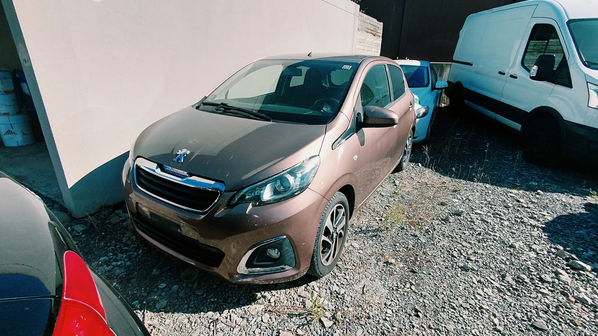 PEUGEOT 108 1.2 VTi-image-1