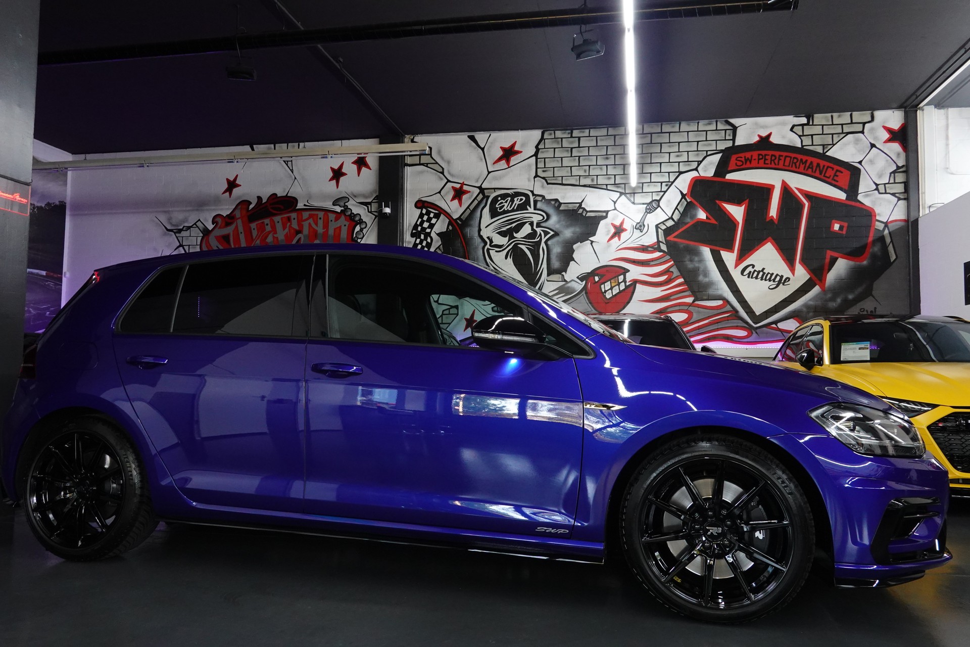 VW GOLF 2.0 TSI R 4MOTION DSG 301 PS BLAU MET.-image-14