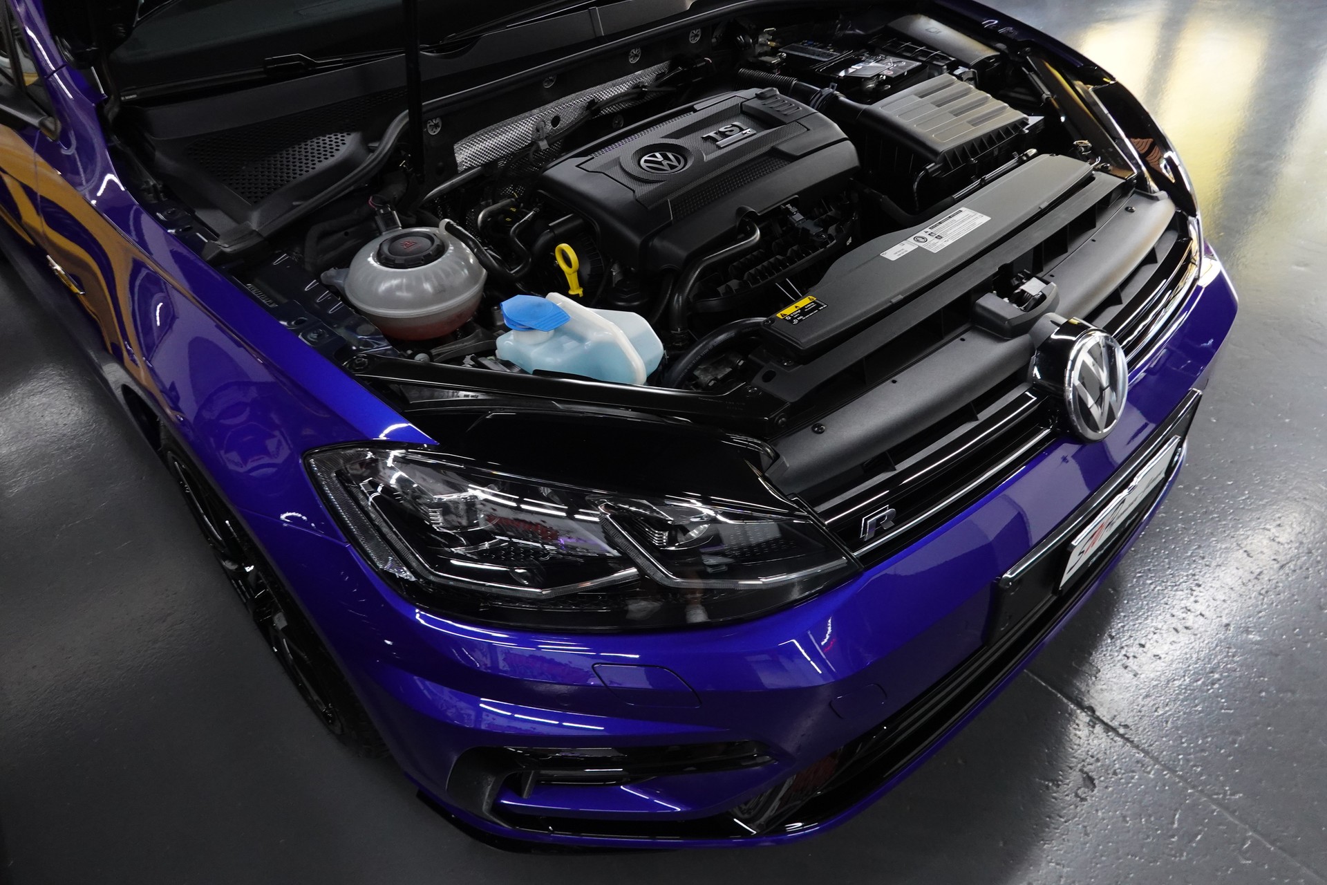 VW GOLF 2.0 TSI R 4MOTION DSG 301 PS BLAU MET.-image-6