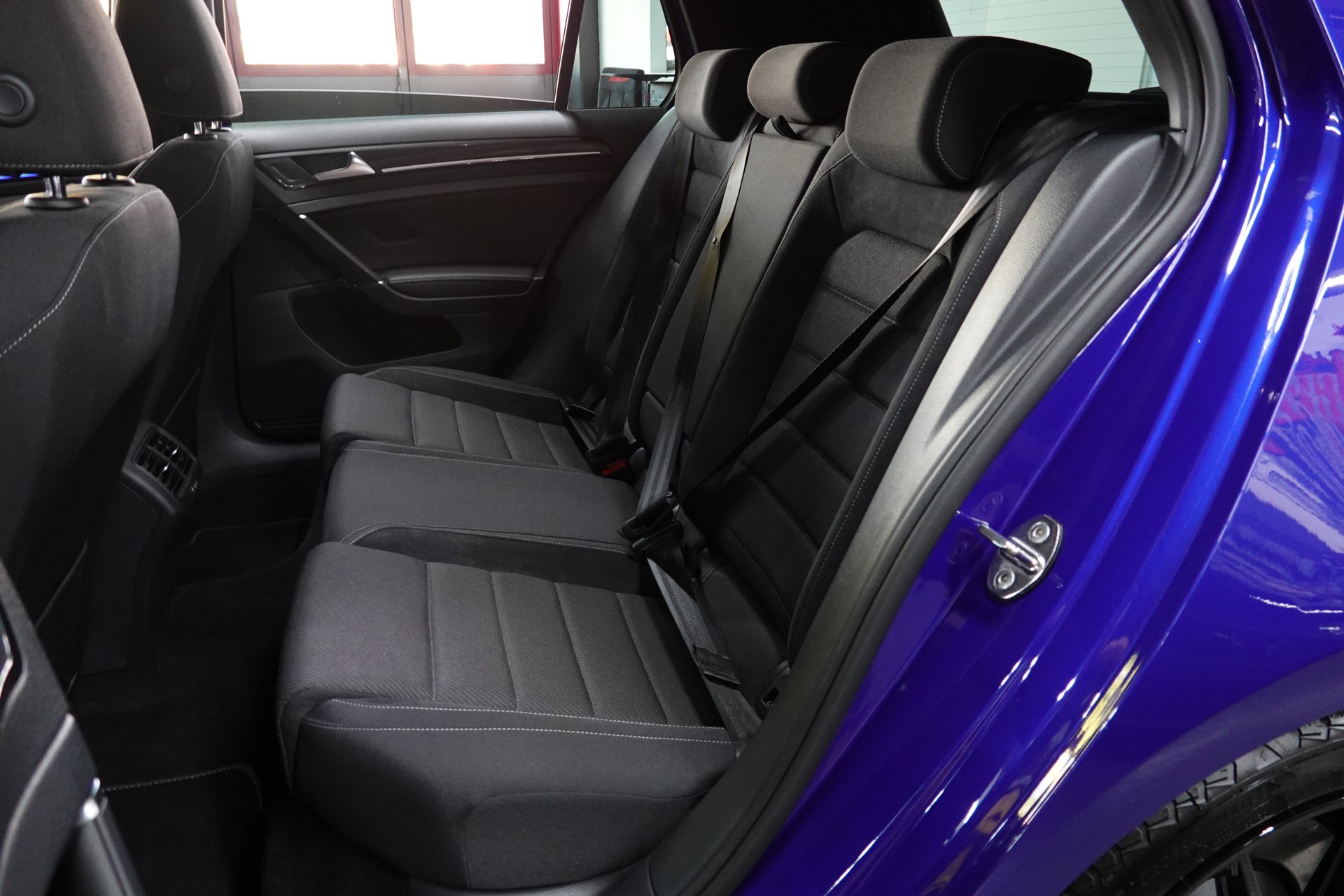 VW GOLF 2.0 TSI R 4MOTION DSG 301 PS BLAU MET.-image-31