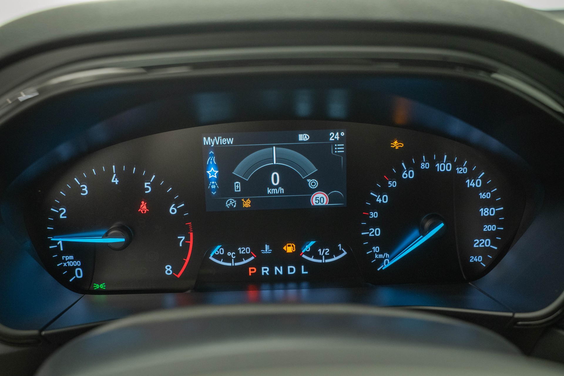 FORD Focus Station Wagon 1.0i EcoB Hybrid 155 ST-Line-image-10