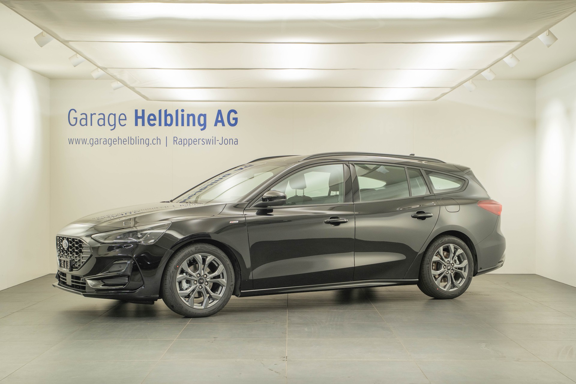 FORD Focus Station Wagon 1.0i EcoB Hybrid 155 ST-Line-image-0