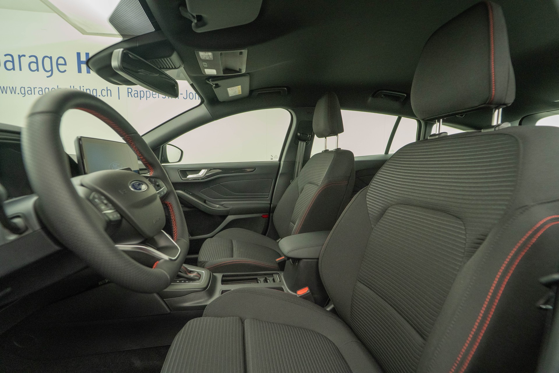 FORD Focus Station Wagon 1.0i EcoB Hybrid 155 ST-Line-image-7