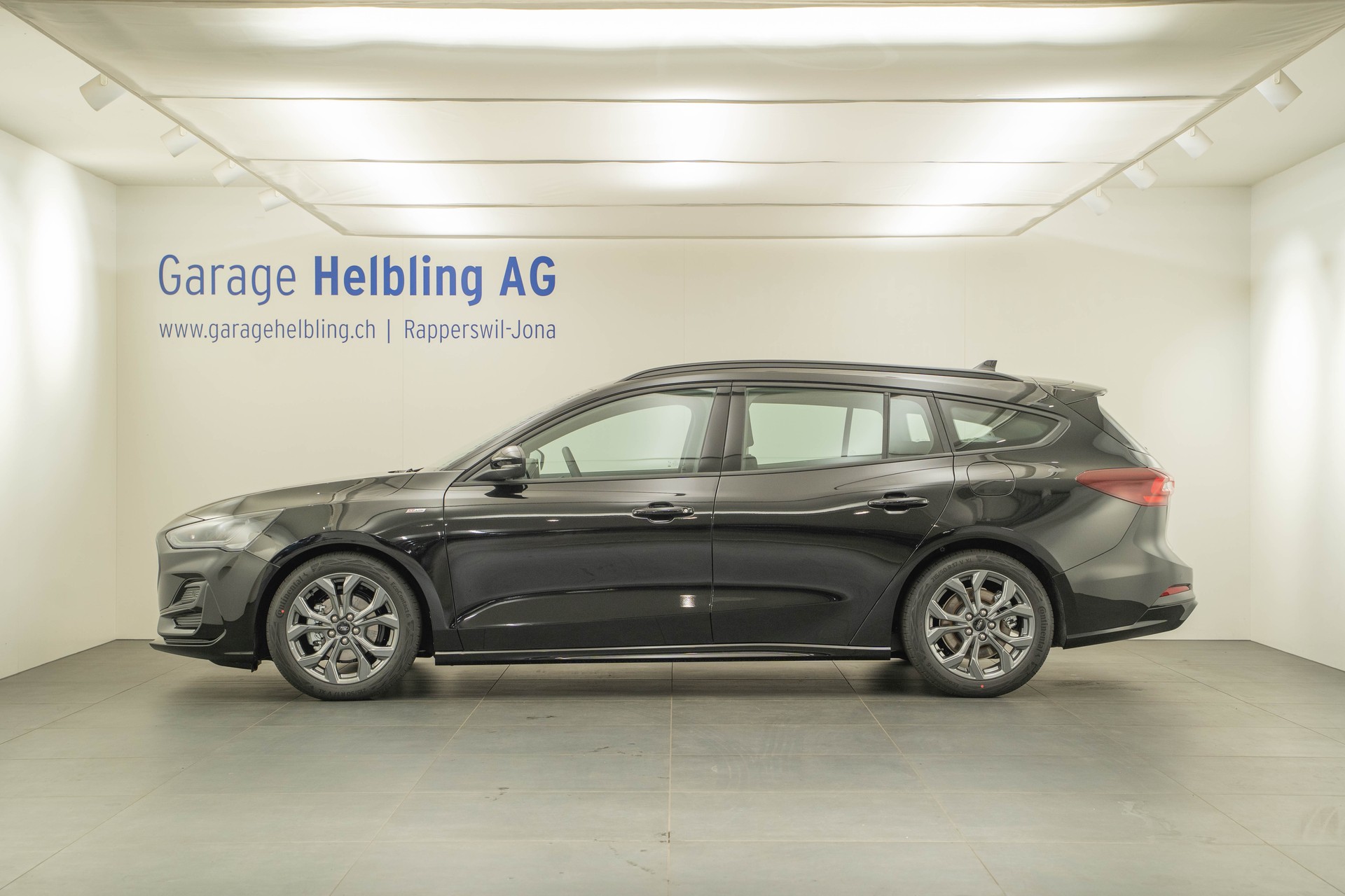 FORD Focus Station Wagon 1.0i EcoB Hybrid 155 ST-Line-image-2