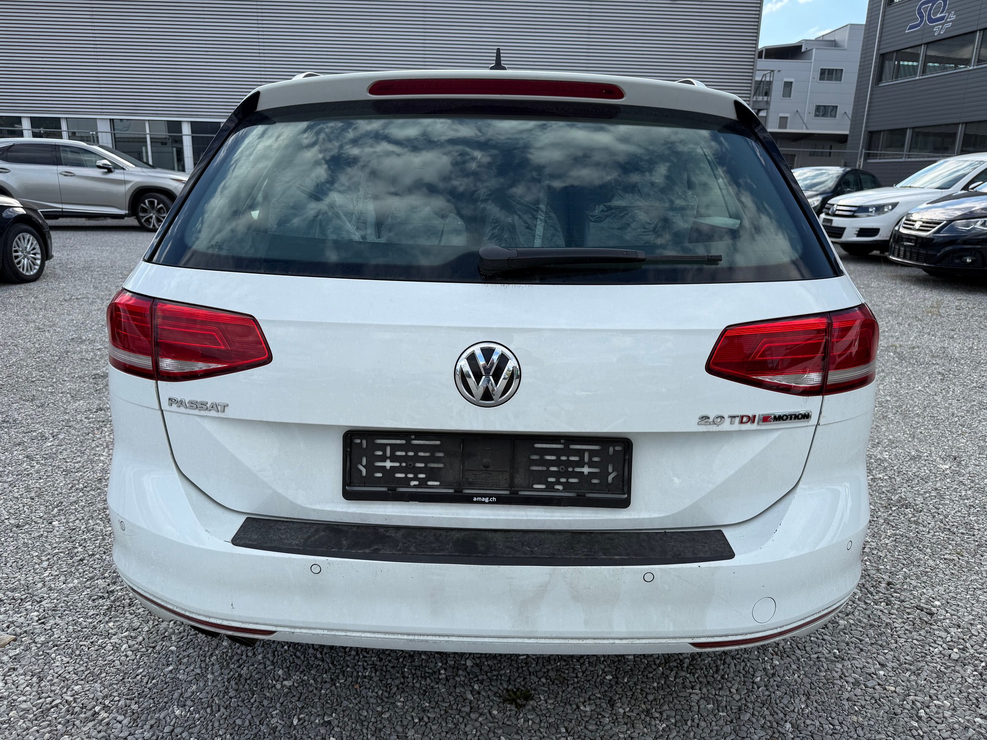 VW Passat Variant 2.0 TDI BMT Family DSG 4Motion-image-3