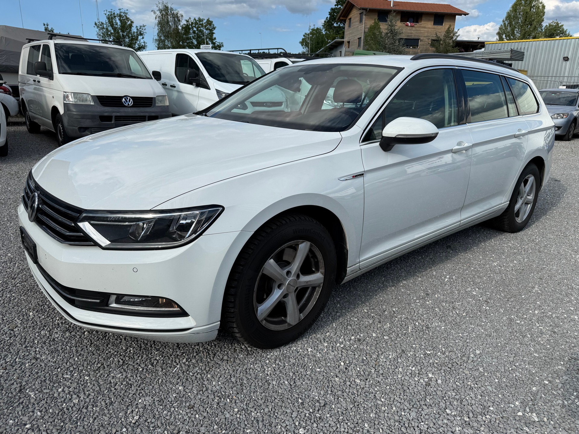 VW Passat Variant 2.0 TDI BMT Family DSG 4Motion-image-1