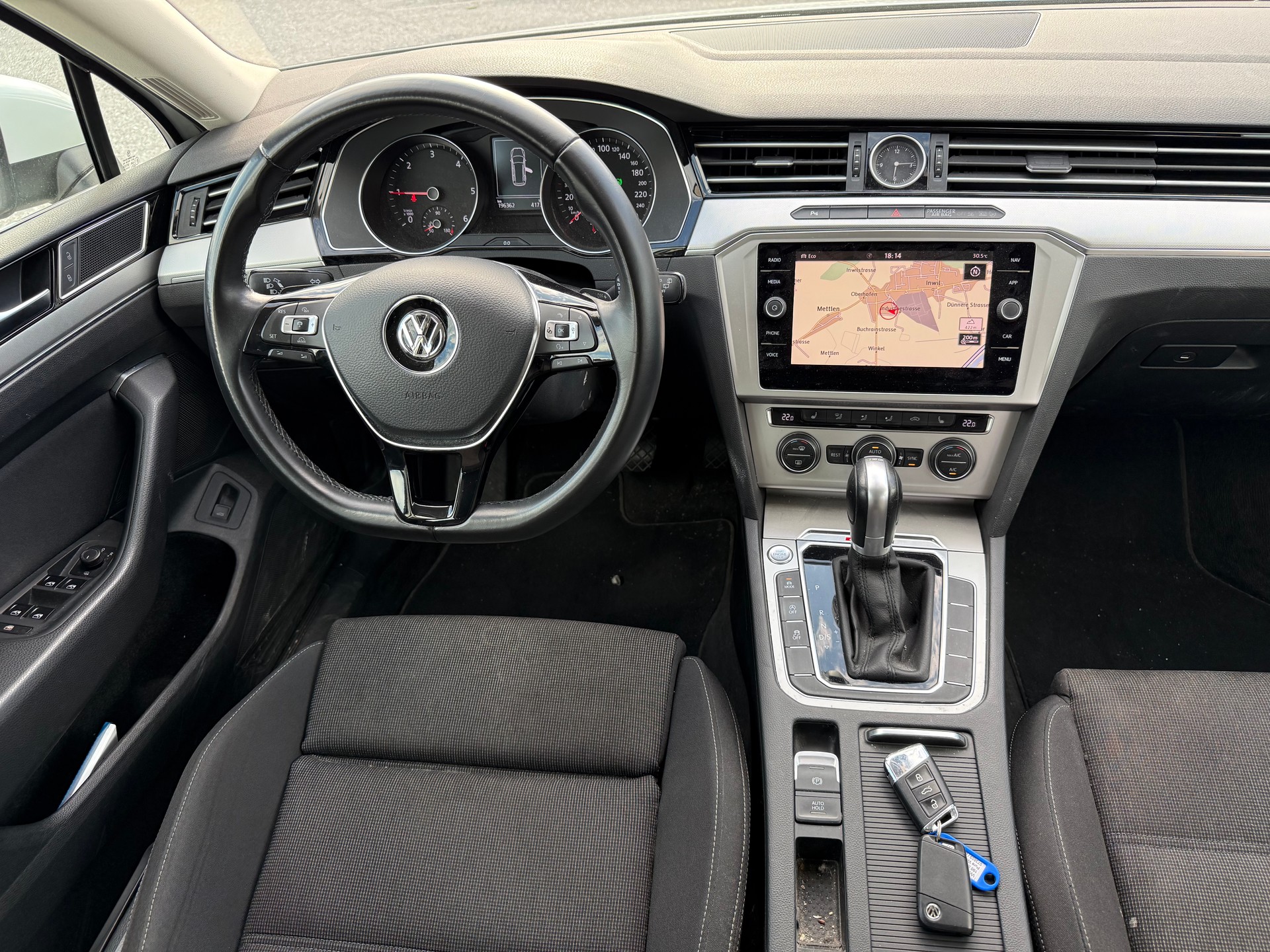 VW Passat Variant 2.0 TDI BMT Family DSG 4Motion-image-8