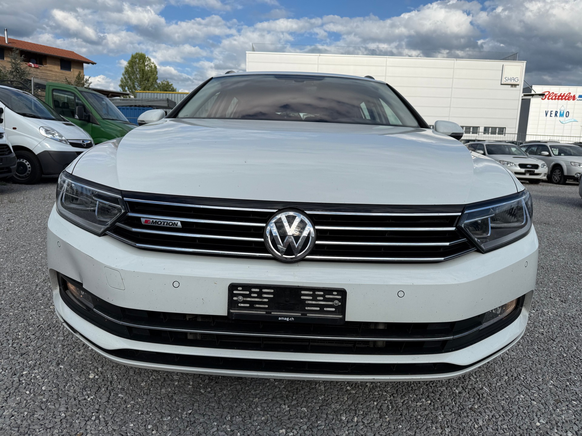 VW Passat Variant 2.0 TDI BMT Family DSG 4Motion-image-0