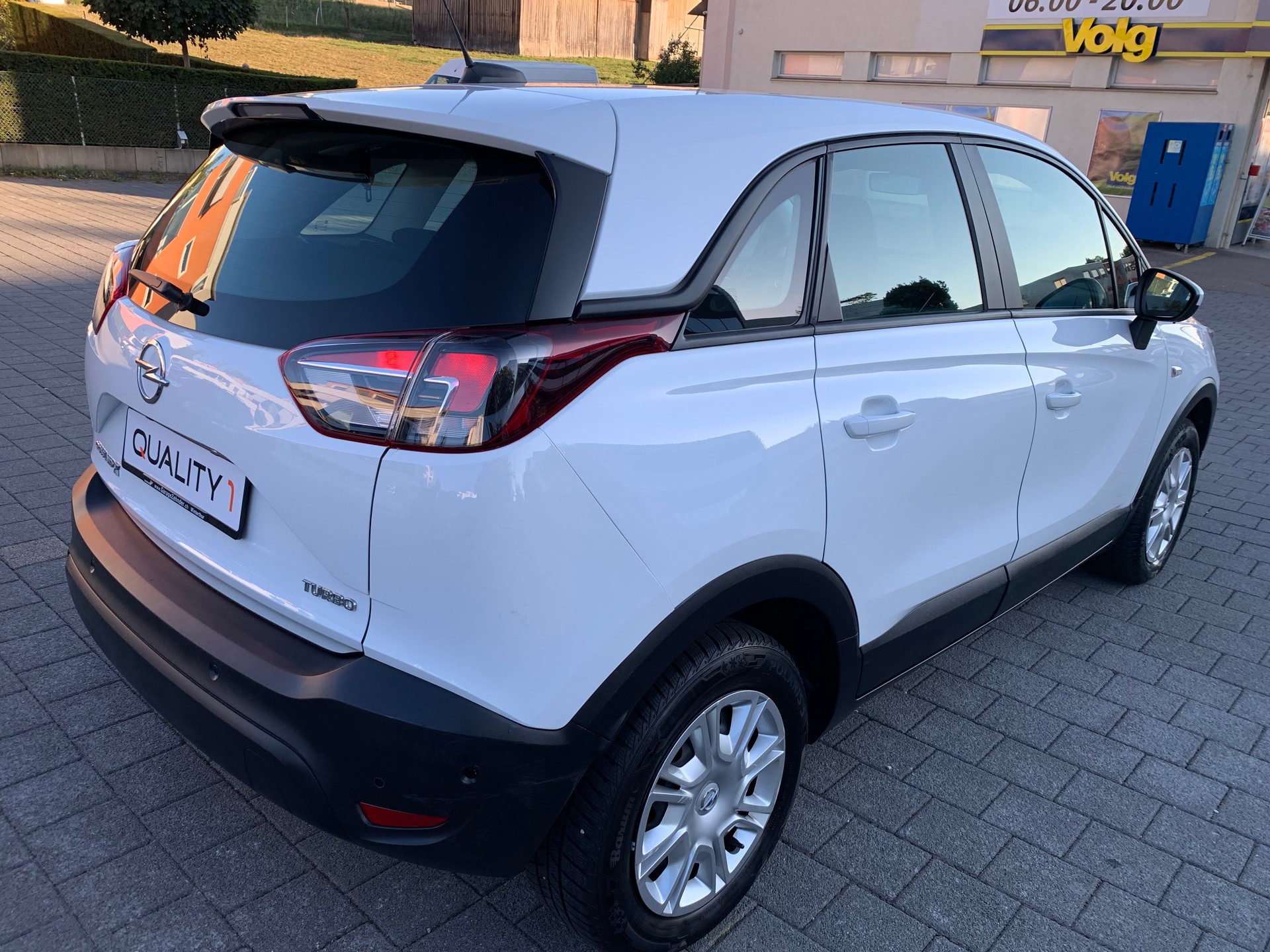 OPEL Crossland X 1.2i TP Enjoy Automatik-image-2