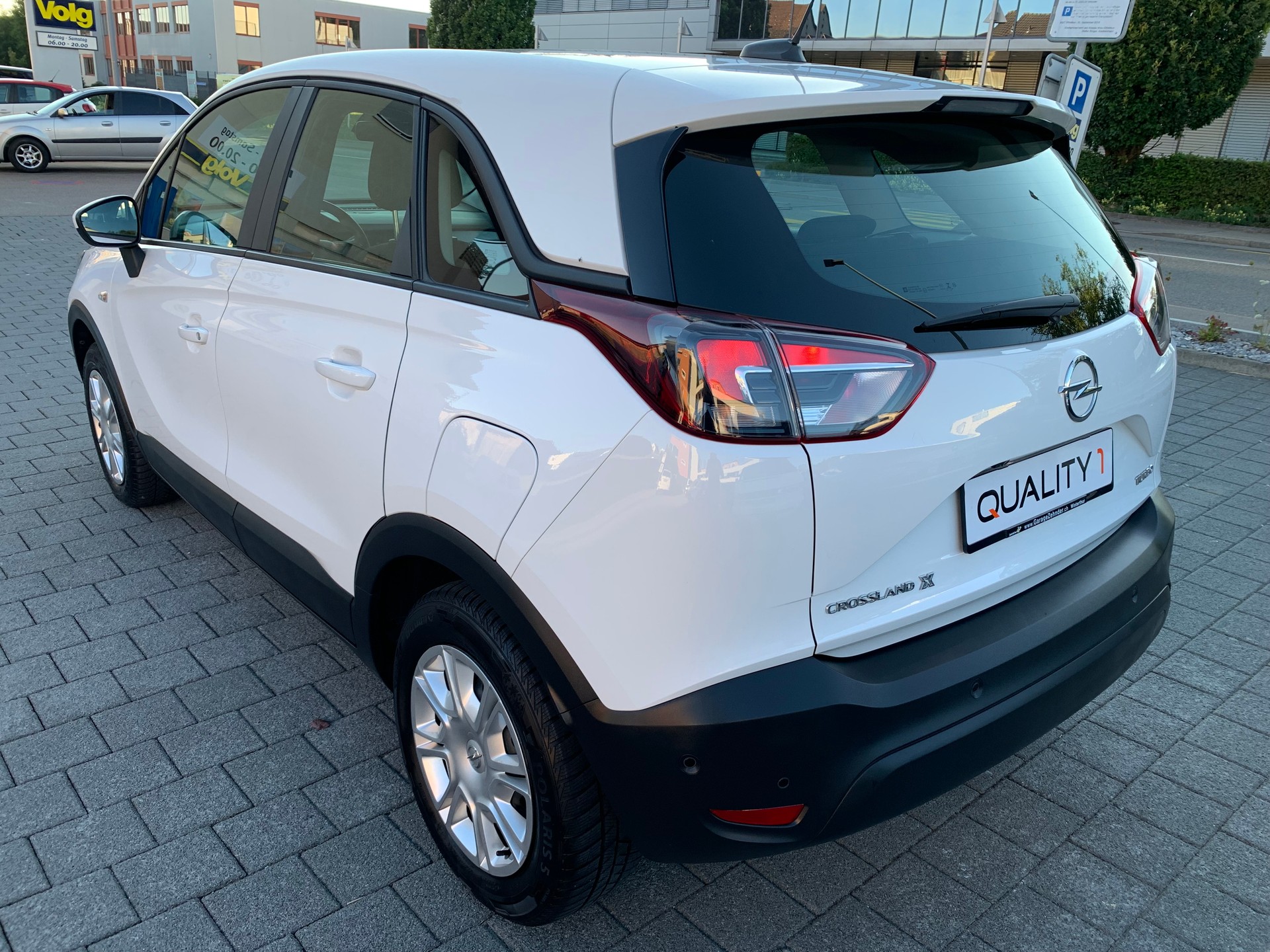 OPEL Crossland X 1.2i TP Enjoy Automatik-image-3