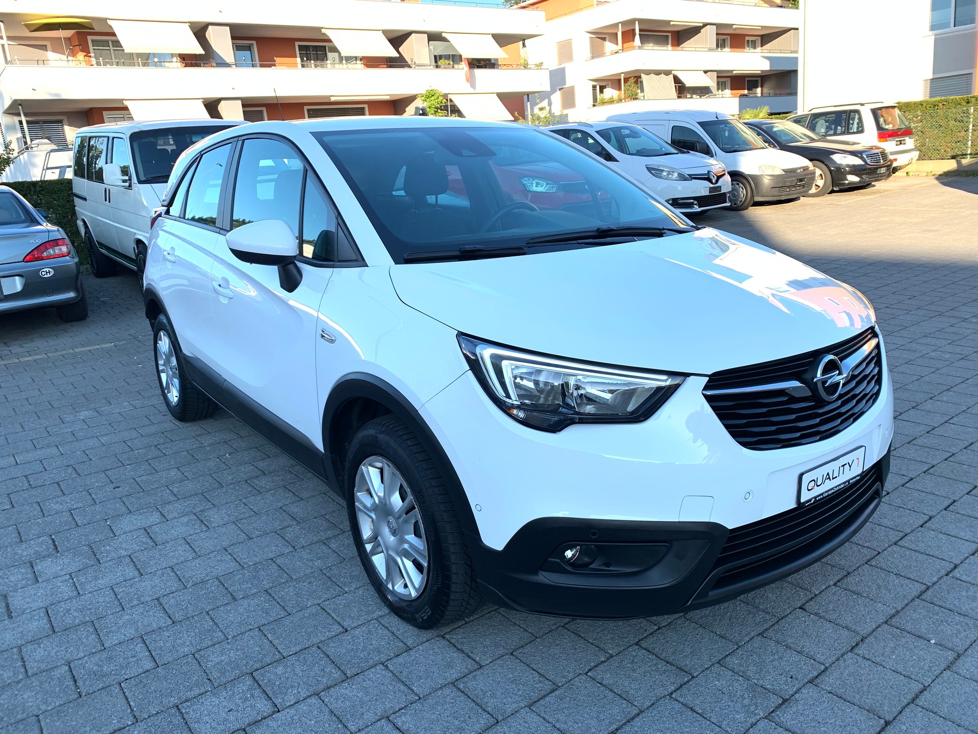 OPEL Crossland X 1.2i TP Enjoy Automatik-image-1