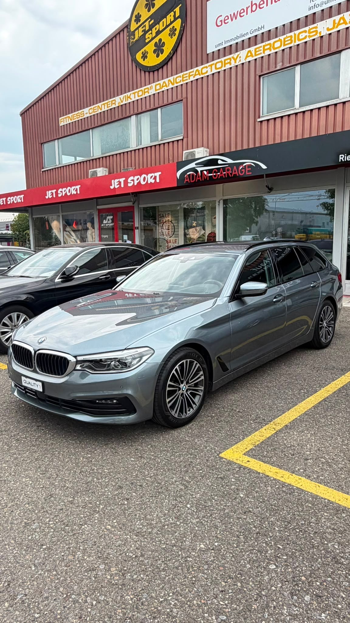 BMW 530d xDrive Touring Sport Line Steptronic-image-2