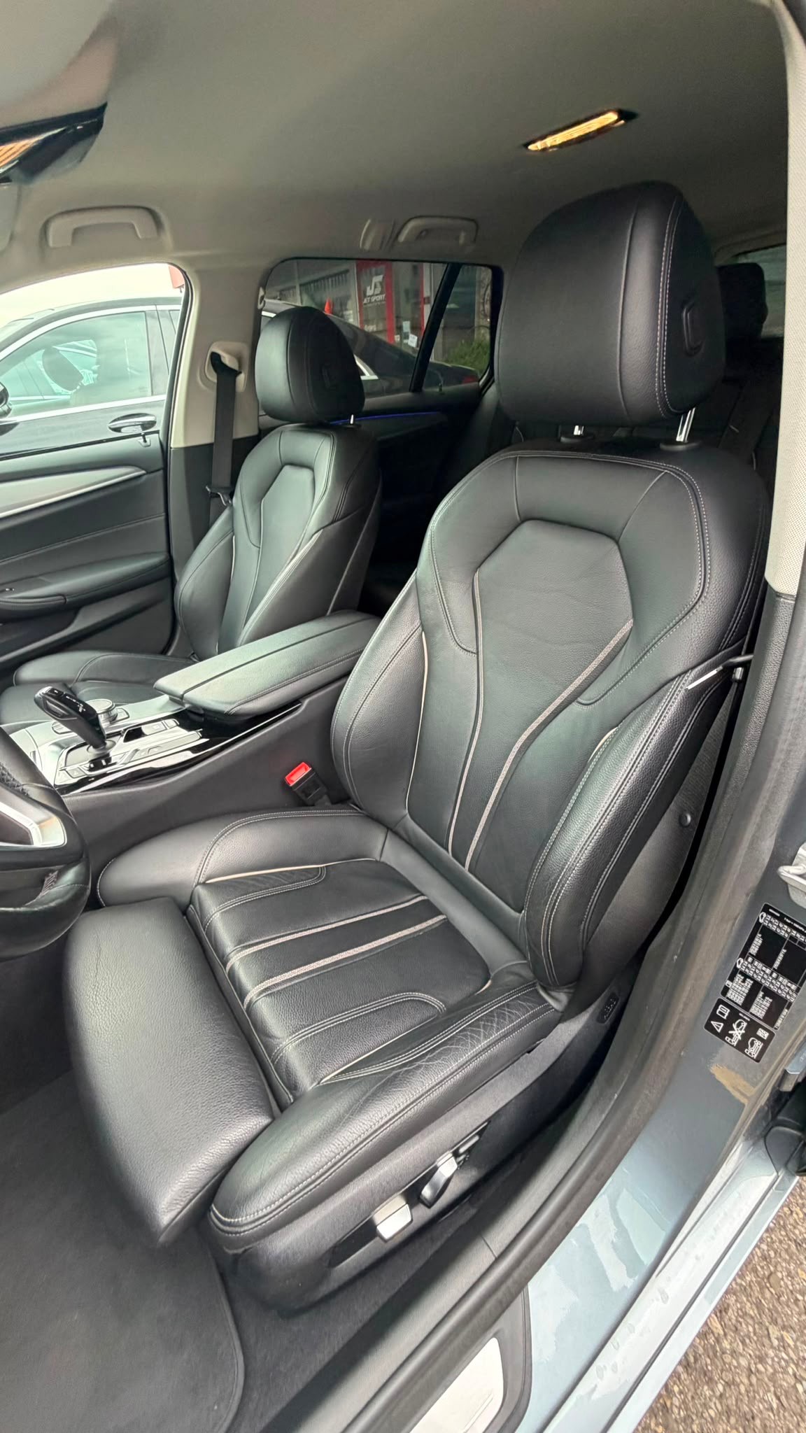 BMW 530d xDrive Touring Sport Line Steptronic-image-13