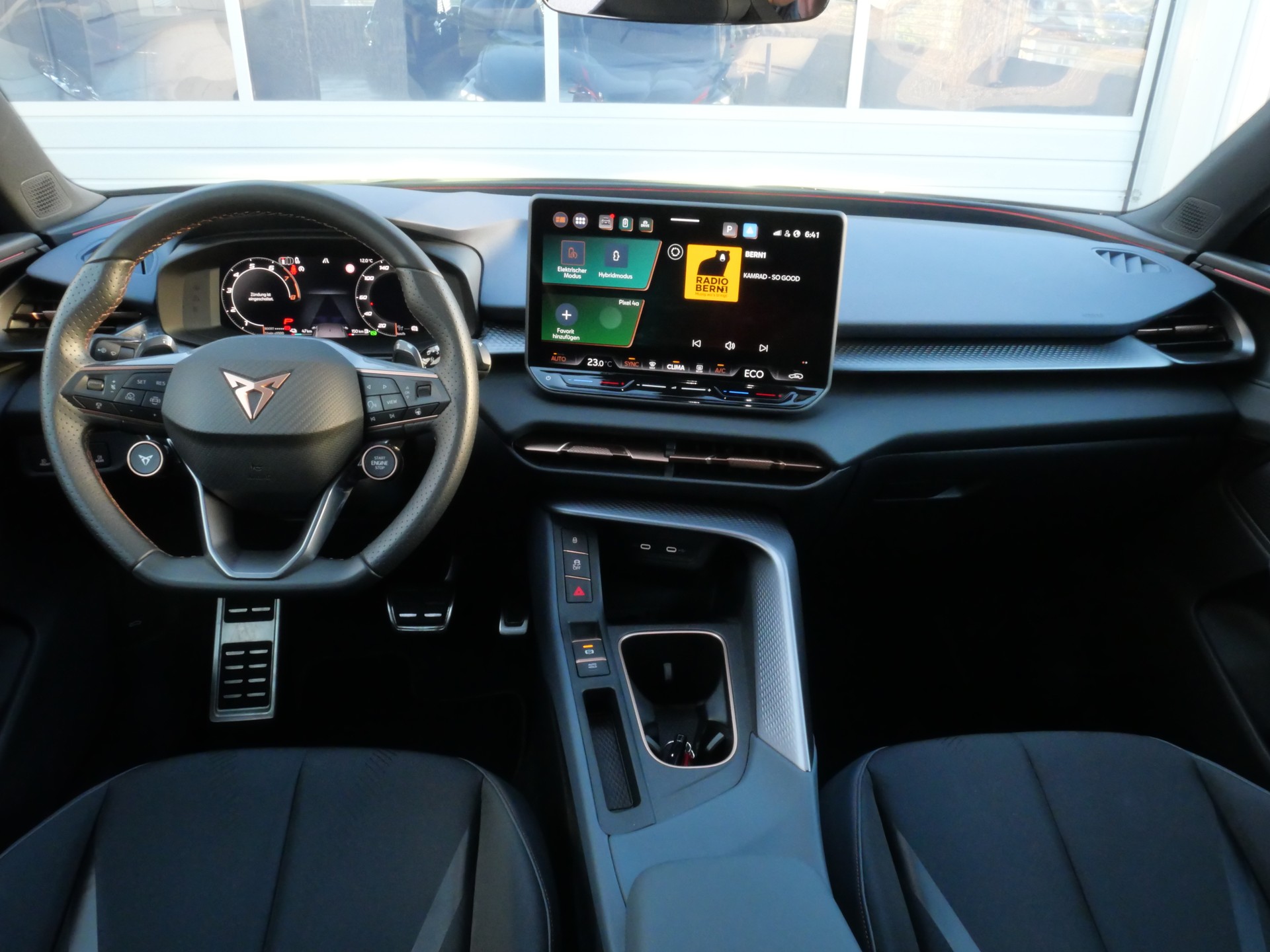 CUPRA Terramar 1.5 eHybrid DSG VZ *CH-Auslieferung, AHK schwenkbar*-image-13