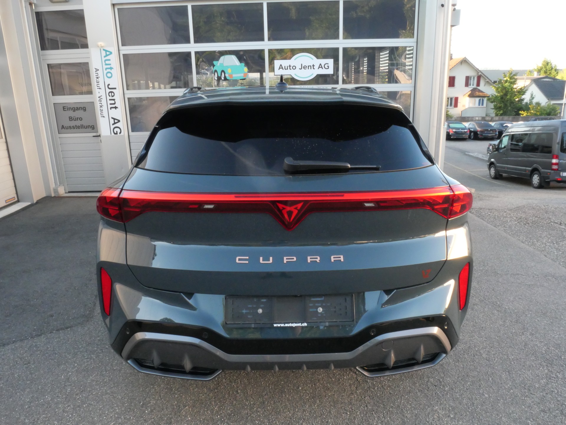 CUPRA Terramar 1.5 eHybrid DSG VZ *CH-Auslieferung, AHK schwenkbar*-image-5