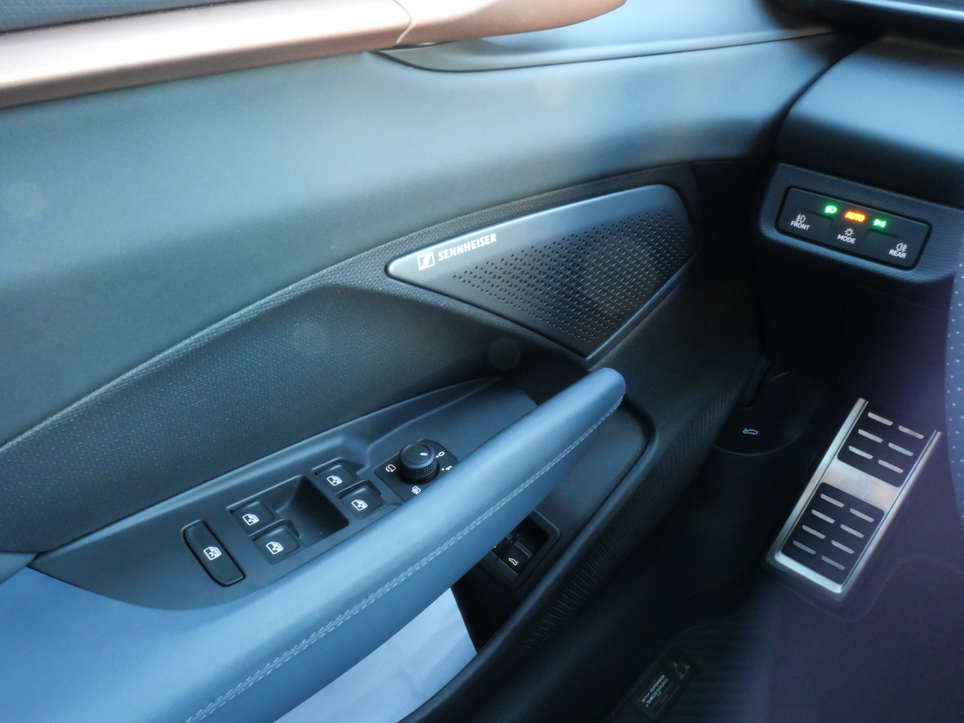 CUPRA Terramar 1.5 eHybrid DSG VZ *CH-Auslieferung, AHK schwenkbar*-image-24