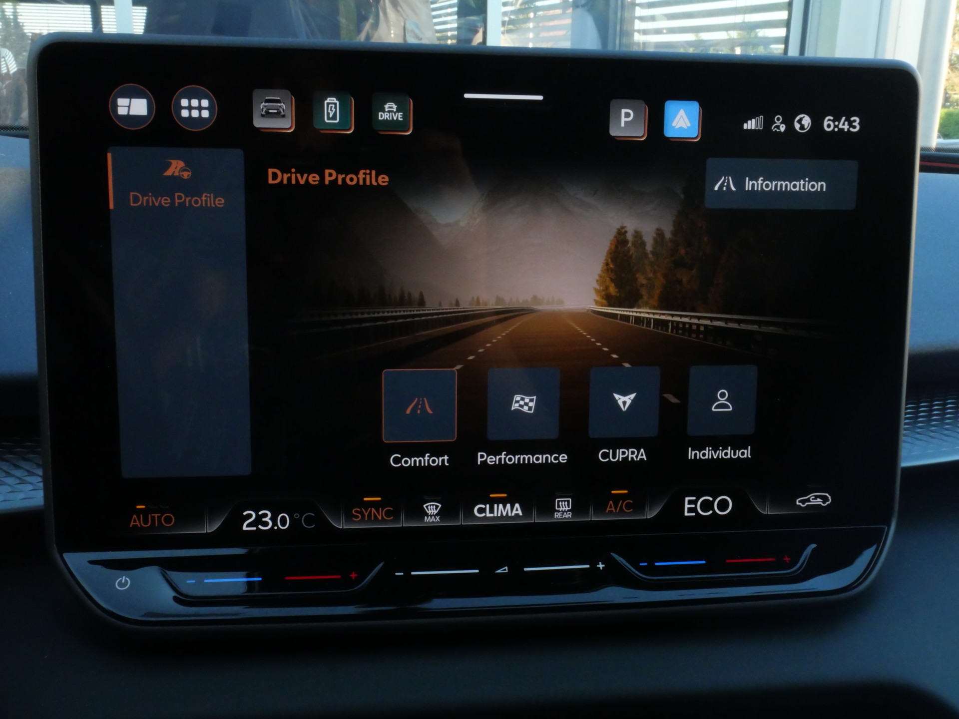 CUPRA Terramar 1.5 eHybrid DSG VZ *CH-Auslieferung, AHK schwenkbar*-image-17