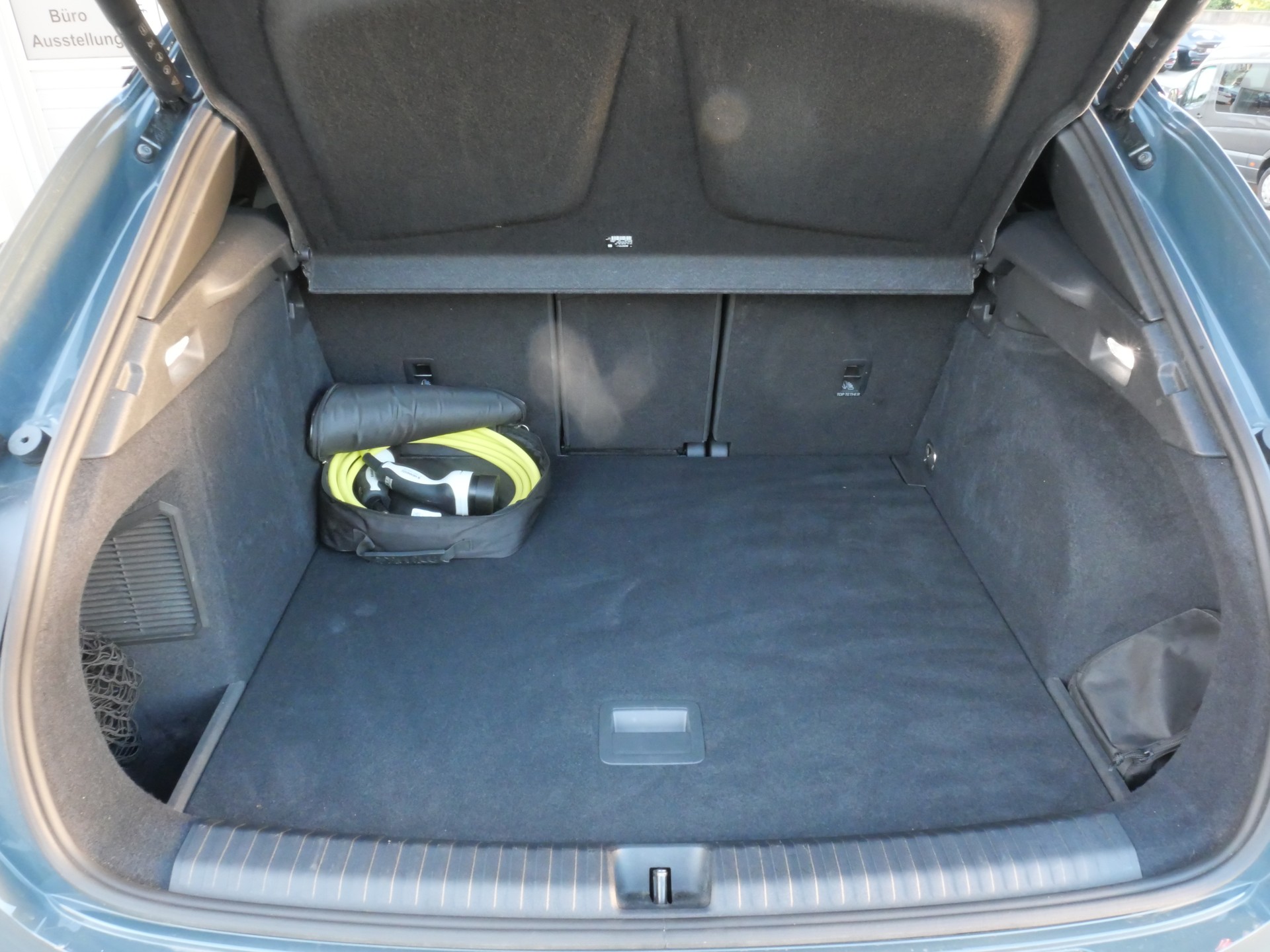 CUPRA Terramar 1.5 eHybrid DSG VZ *CH-Auslieferung, AHK schwenkbar*-image-6