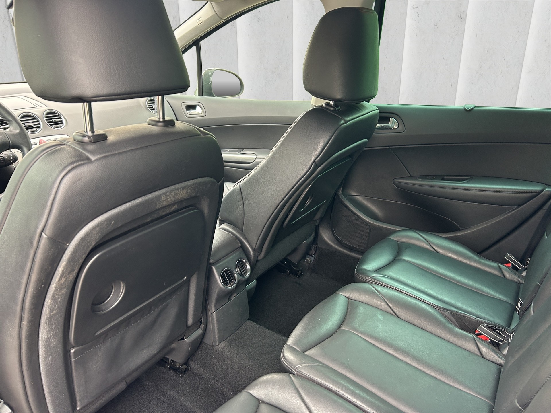 PEUGEOT 308 SW 2.0 HDI Sport Pack Automatic-image-10
