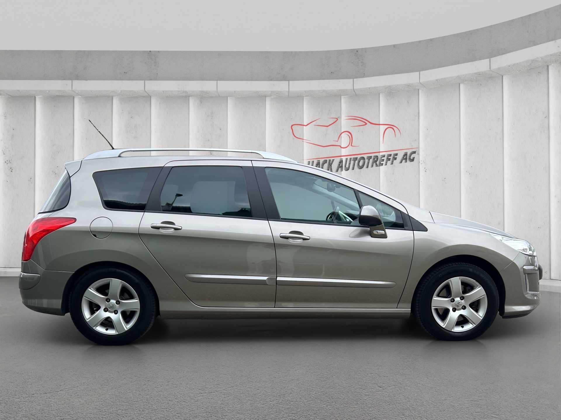 PEUGEOT 308 SW 2.0 HDI Sport Pack Automatic-image-6