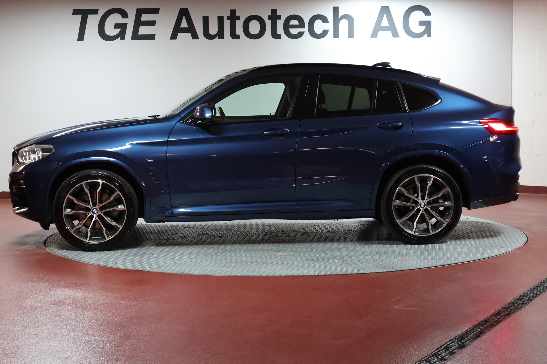 BMW X4 xDrive 48V 20d M Sport Steptronic-image-3