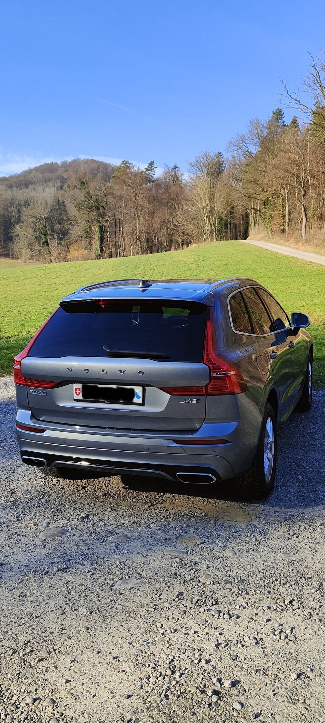 VOLVO XC60 2.0 D4 R-Design AWD-image-1