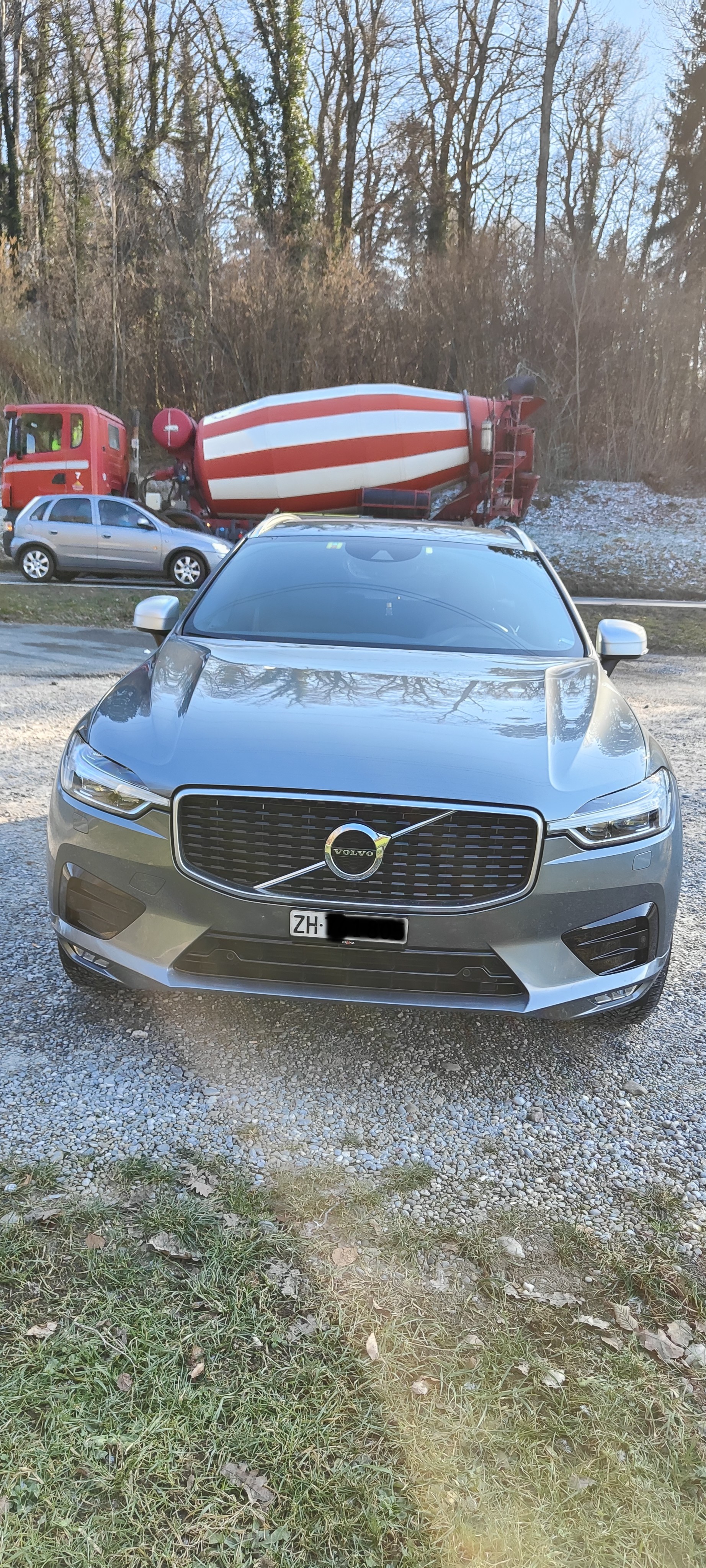 VOLVO XC60 2.0 D4 R-Design AWD-image-3
