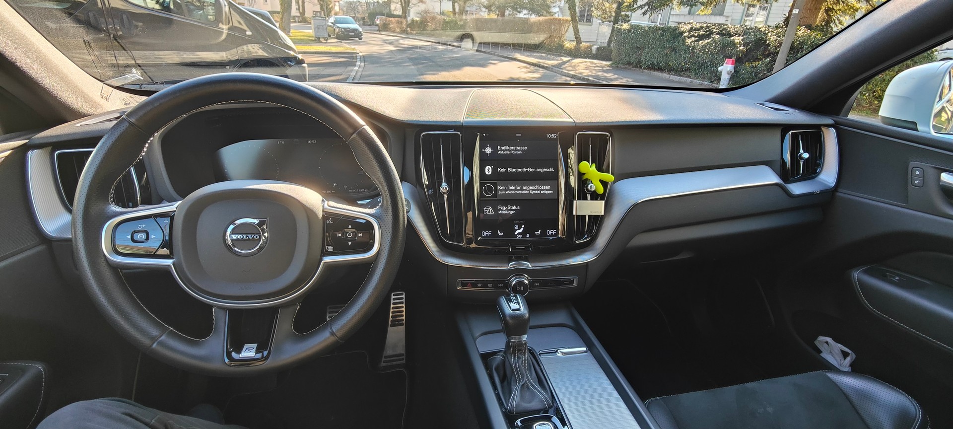 VOLVO XC60 2.0 D4 R-Design AWD-image-5