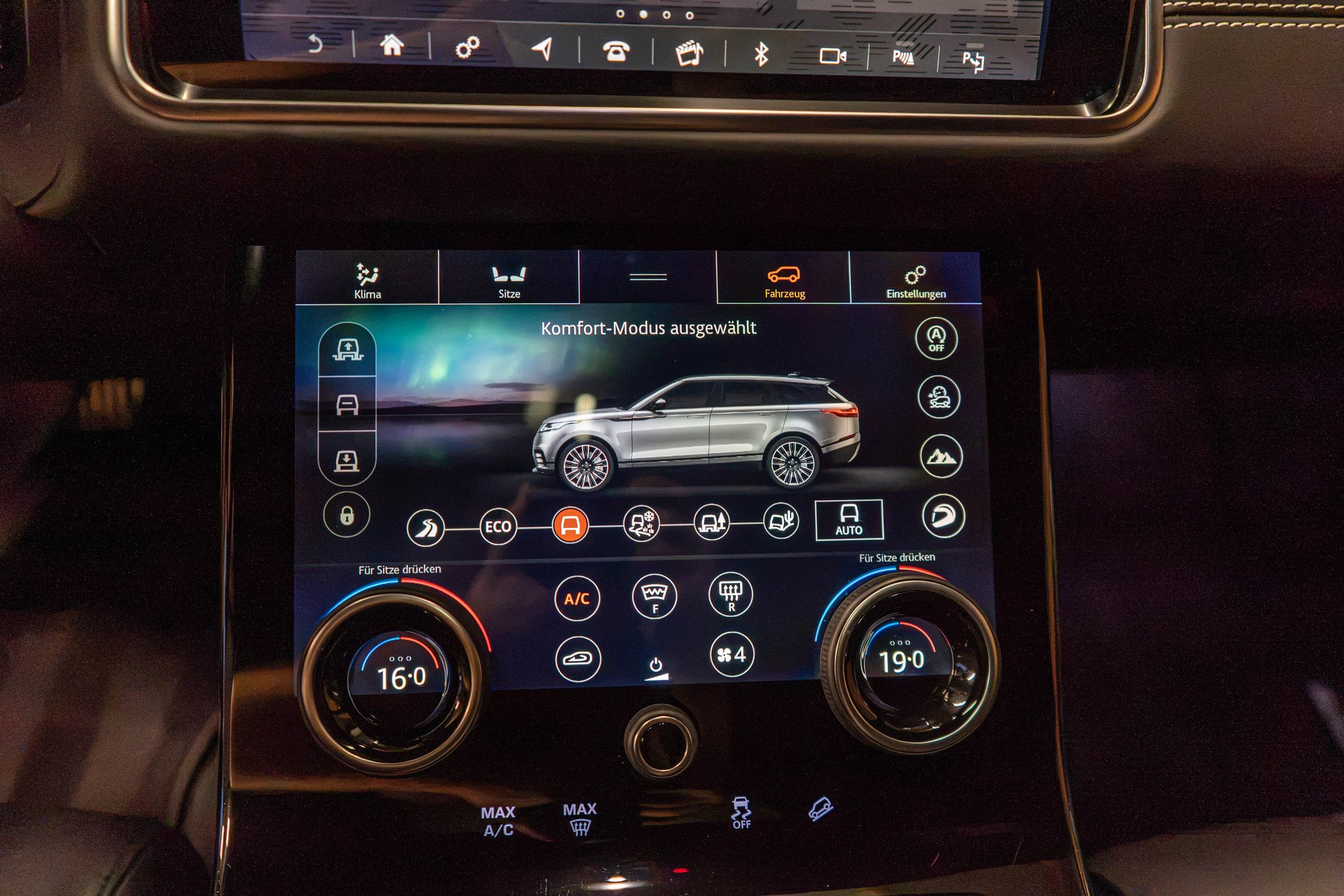 LAND ROVER Range Rover Velar 3.0 V6 R-Dynamic HSE-image-10