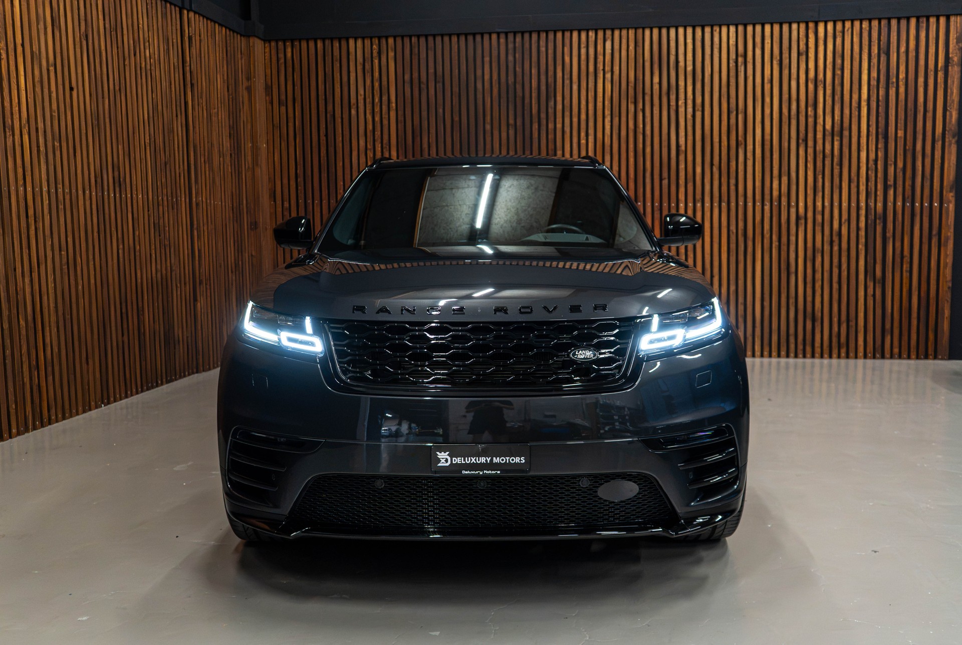 LAND ROVER Range Rover Velar 3.0 V6 R-Dynamic HSE-image-2