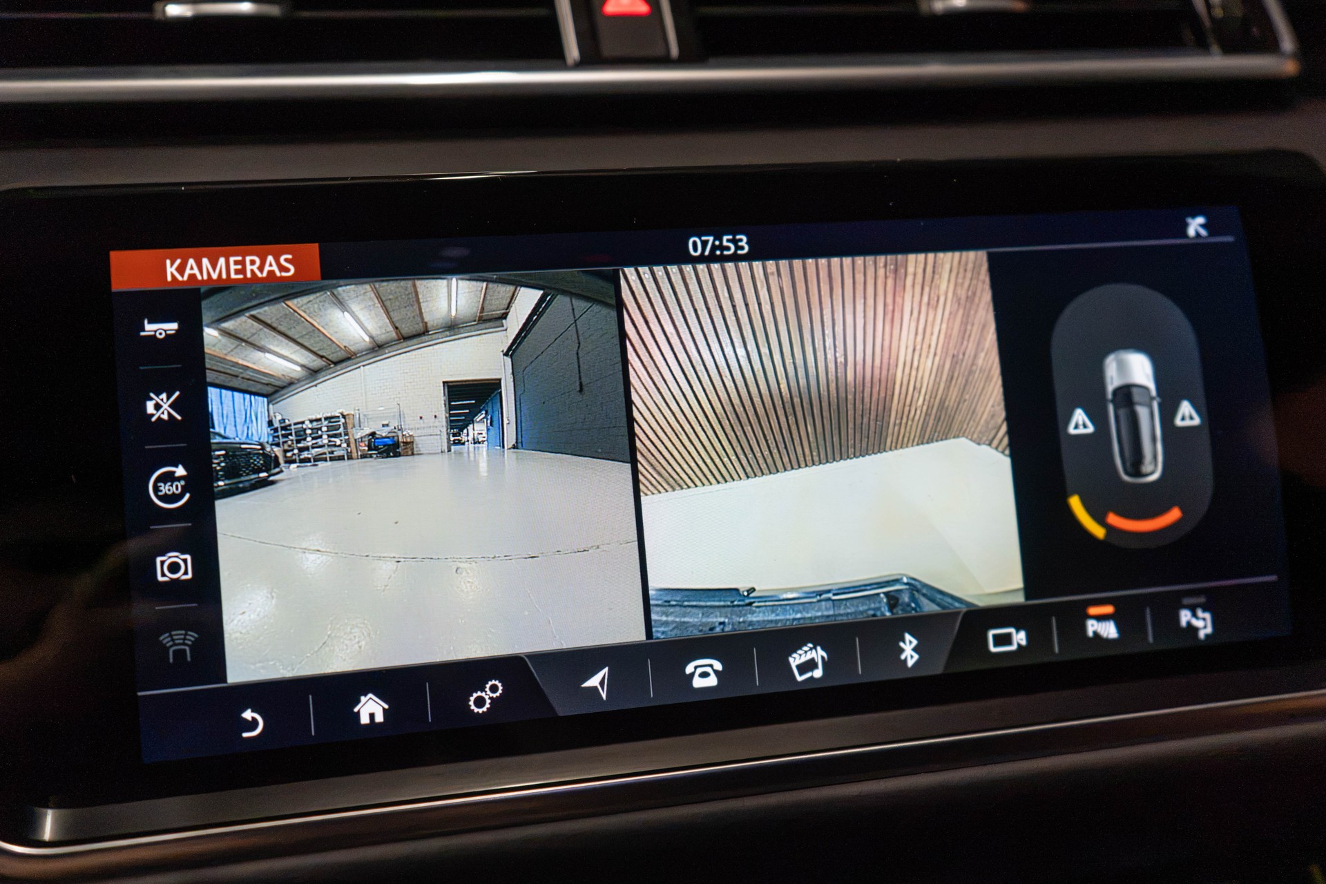 LAND ROVER Range Rover Velar 3.0 V6 R-Dynamic HSE-image-11