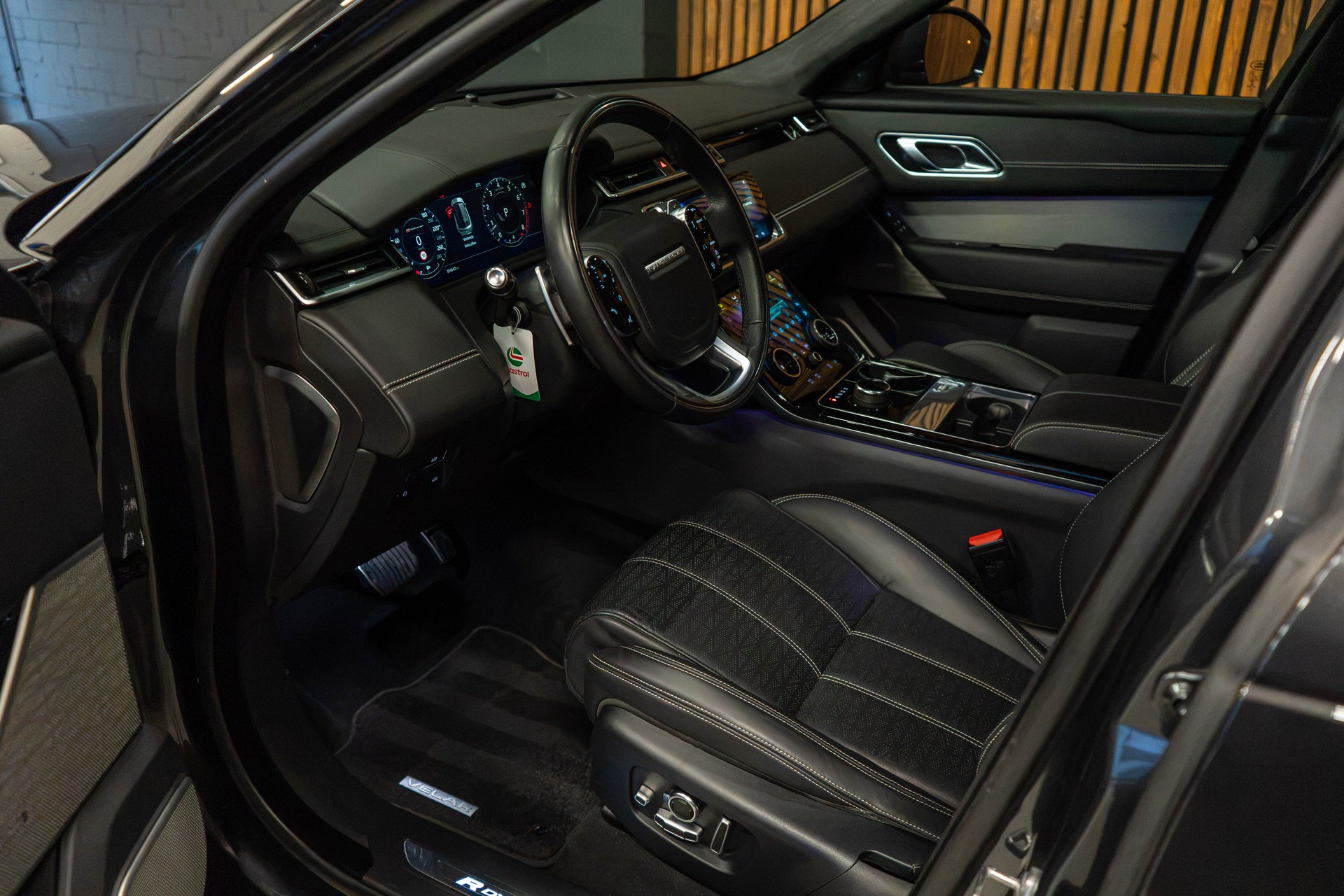 LAND ROVER Range Rover Velar 3.0 V6 R-Dynamic HSE-image-5