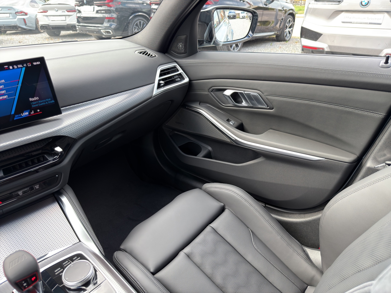 BMW M3 Touring xDrive Competition M-image-18