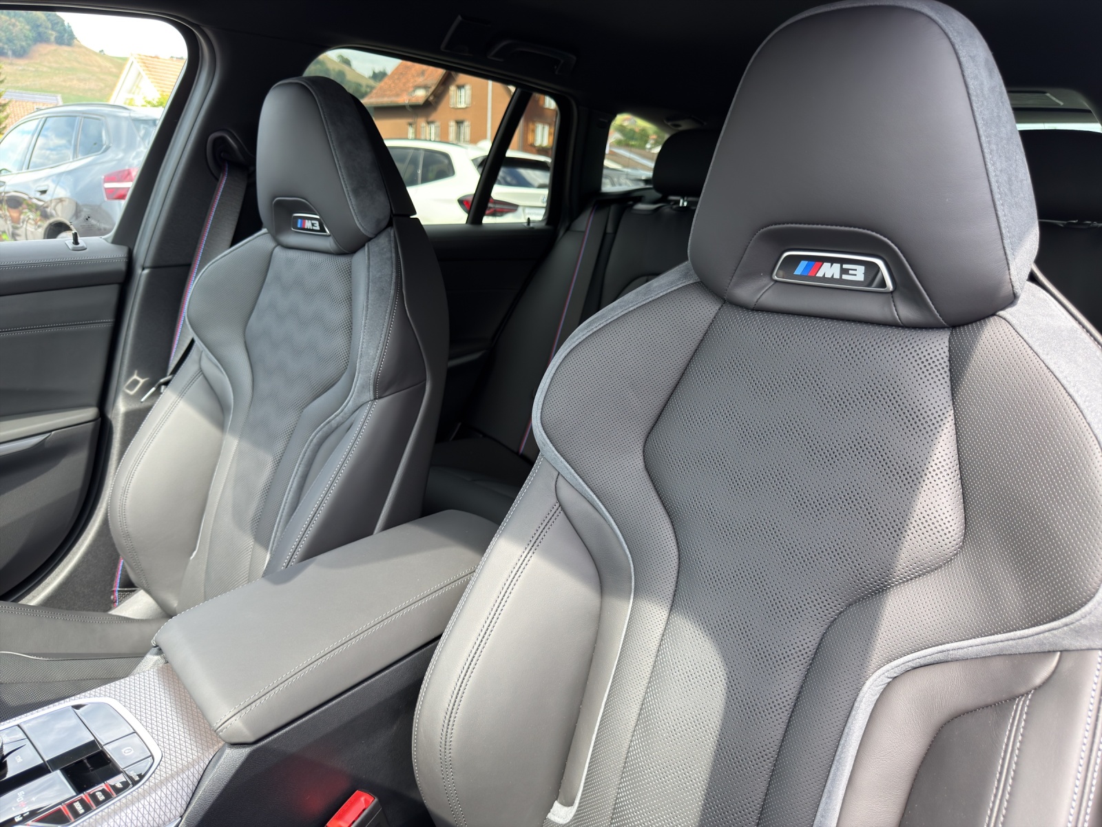 BMW M3 Touring xDrive Competition M-image-25